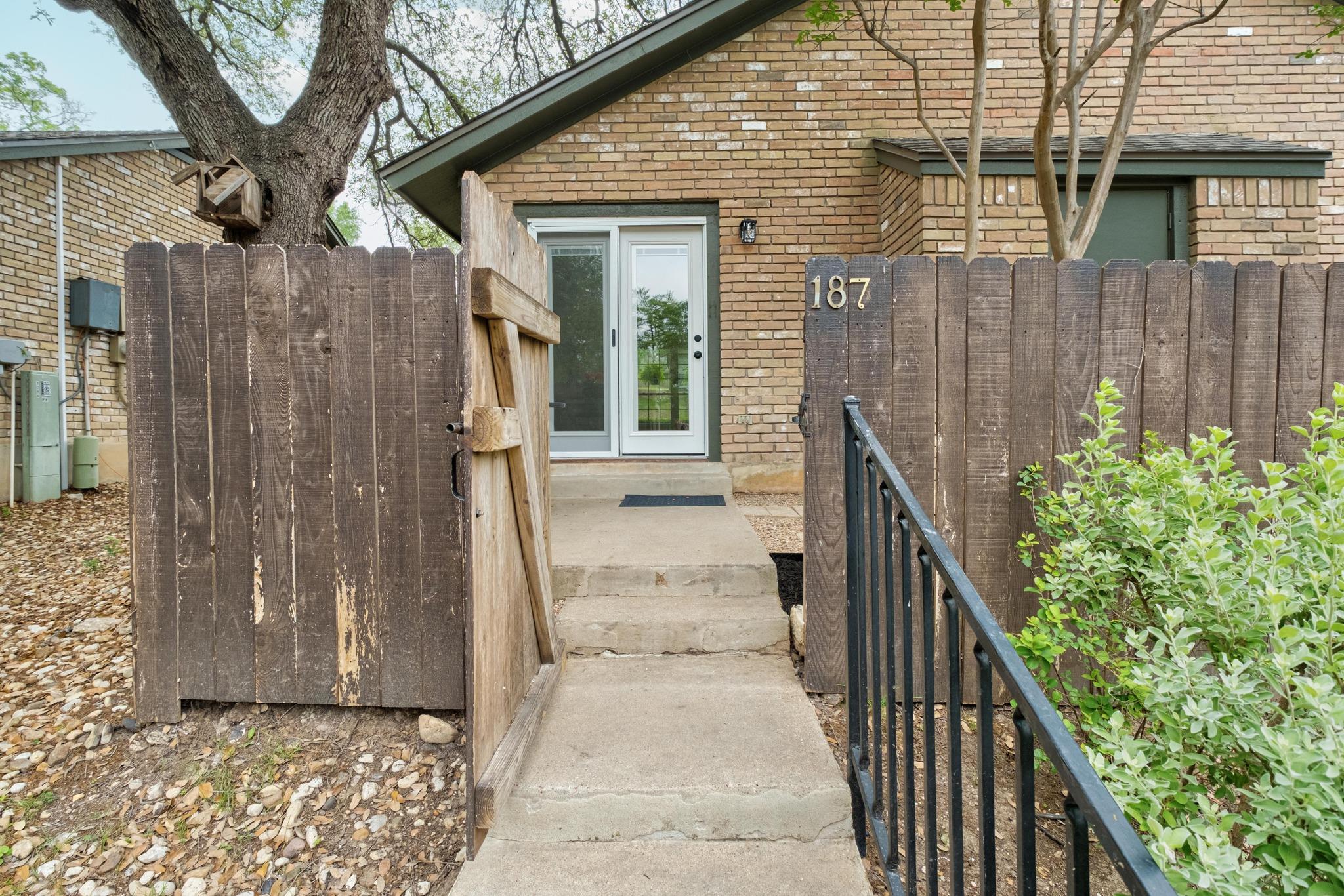 1015 E Yager Ln #187 Property Photo 24
