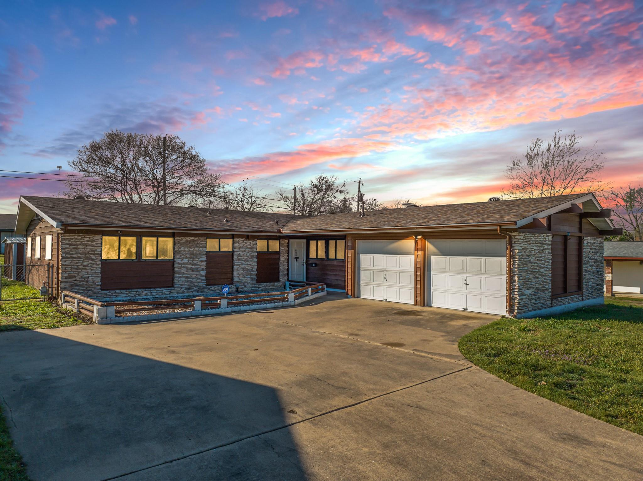 1506 Stephen St Property Photo 1