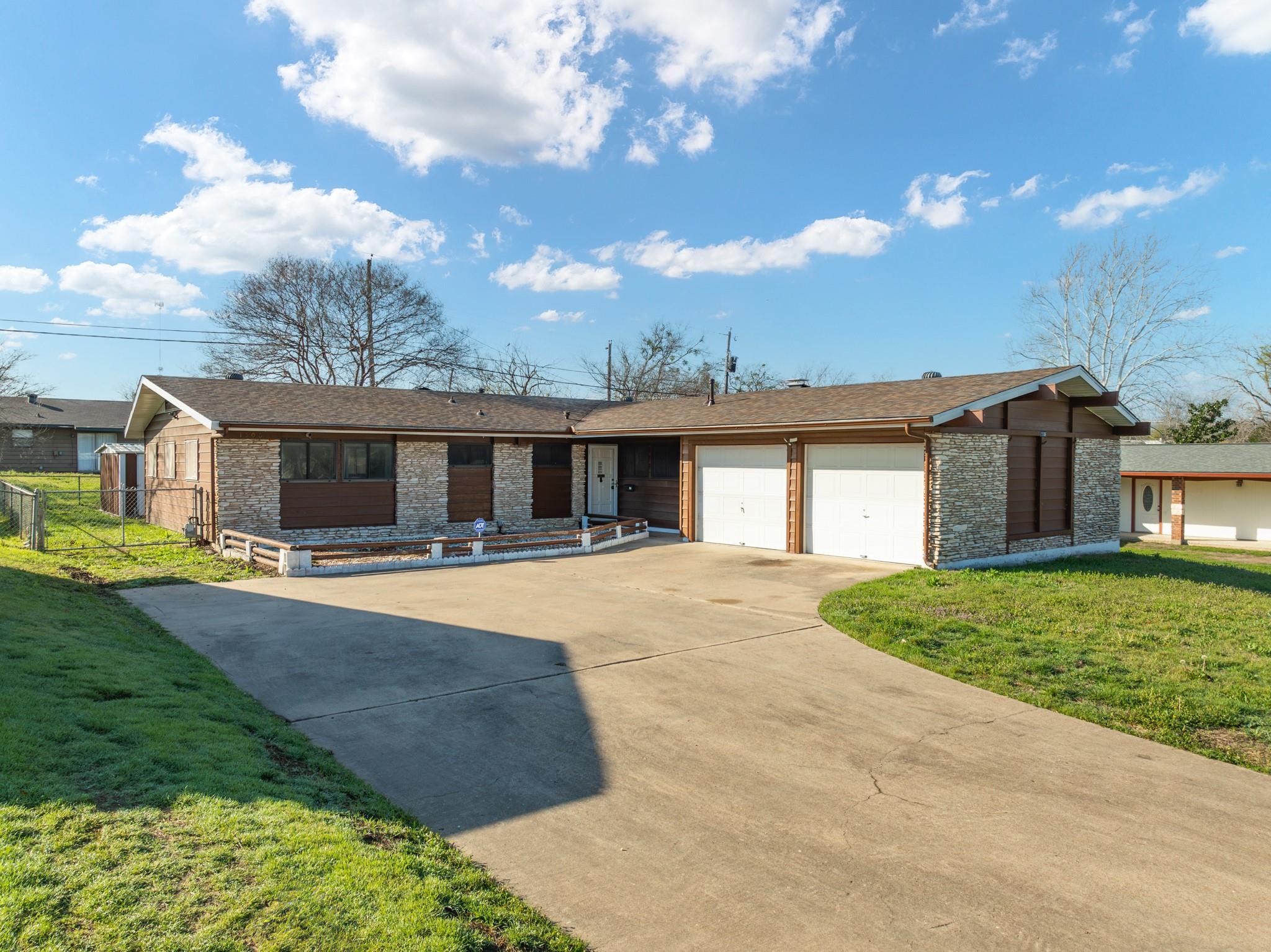 1506 Stephen St Property Photo 2