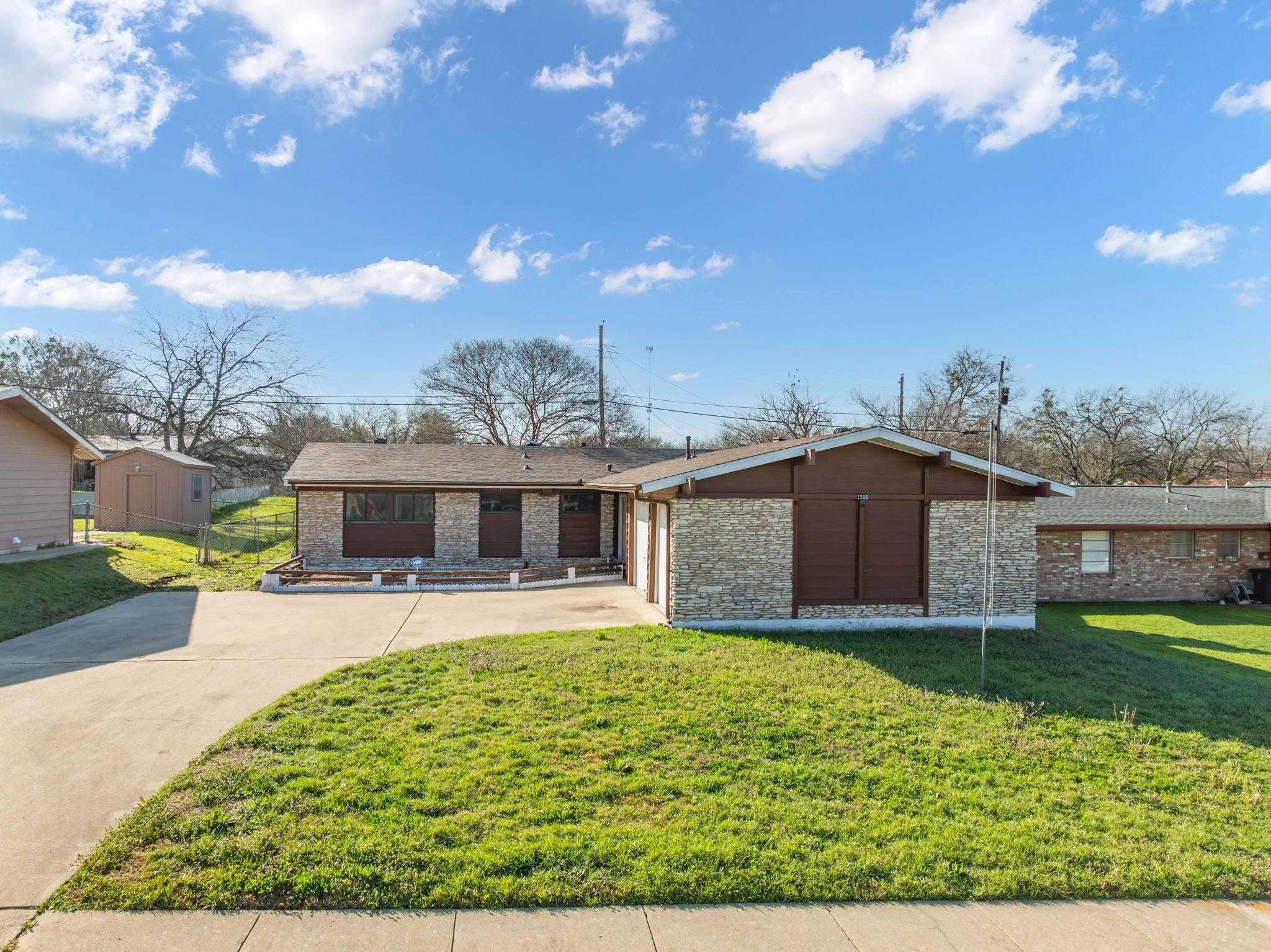 1506 Stephen St Property Photo 3