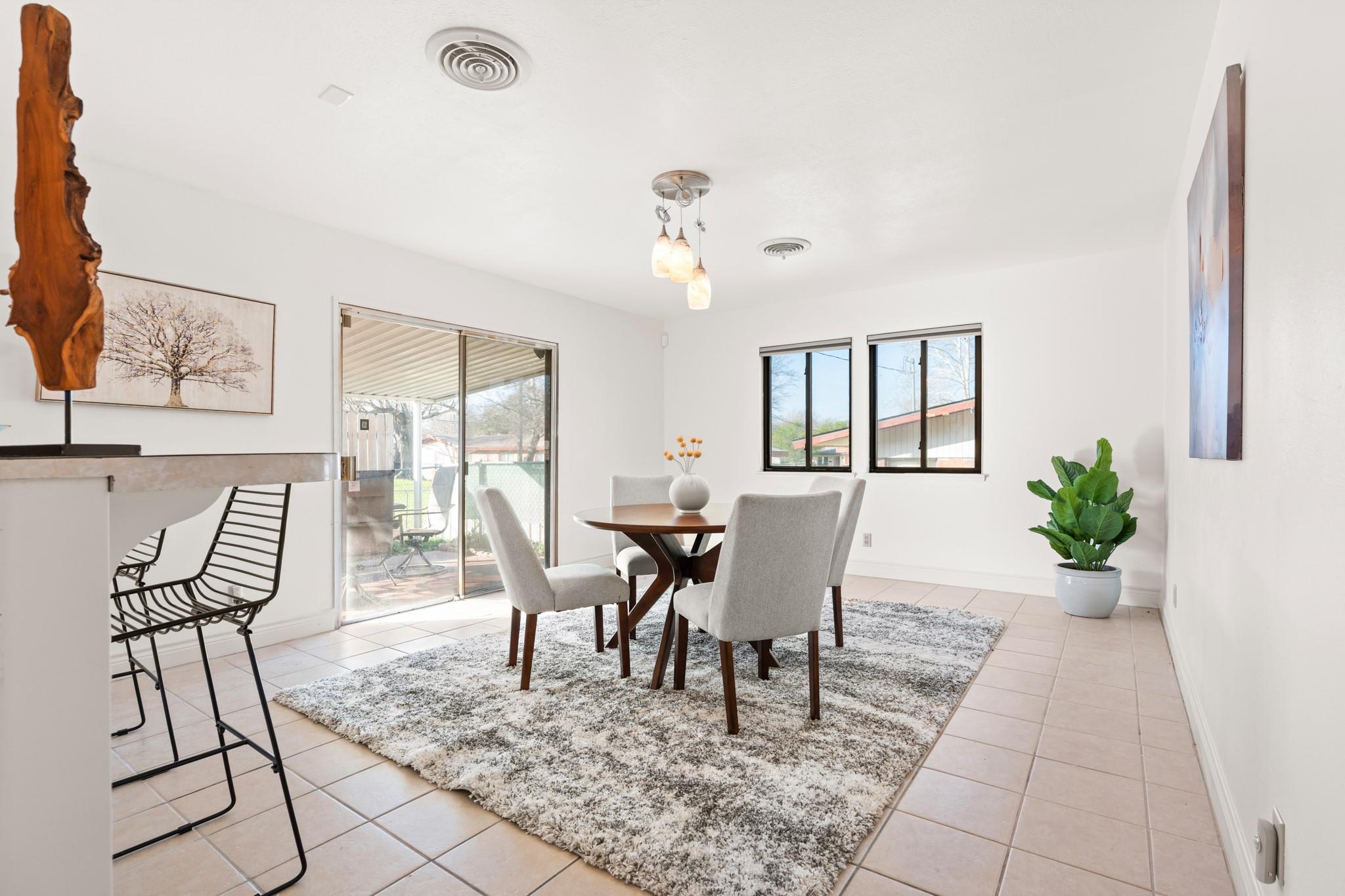 1506 Stephen St Property Photo 7