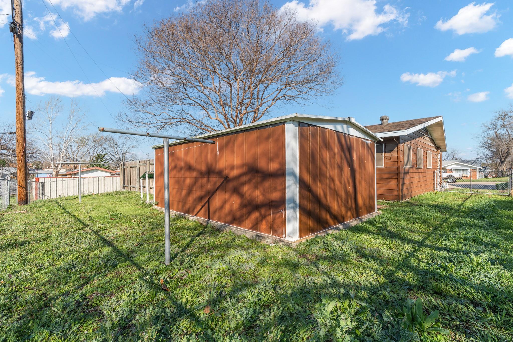 1506 Stephen St Property Photo 24