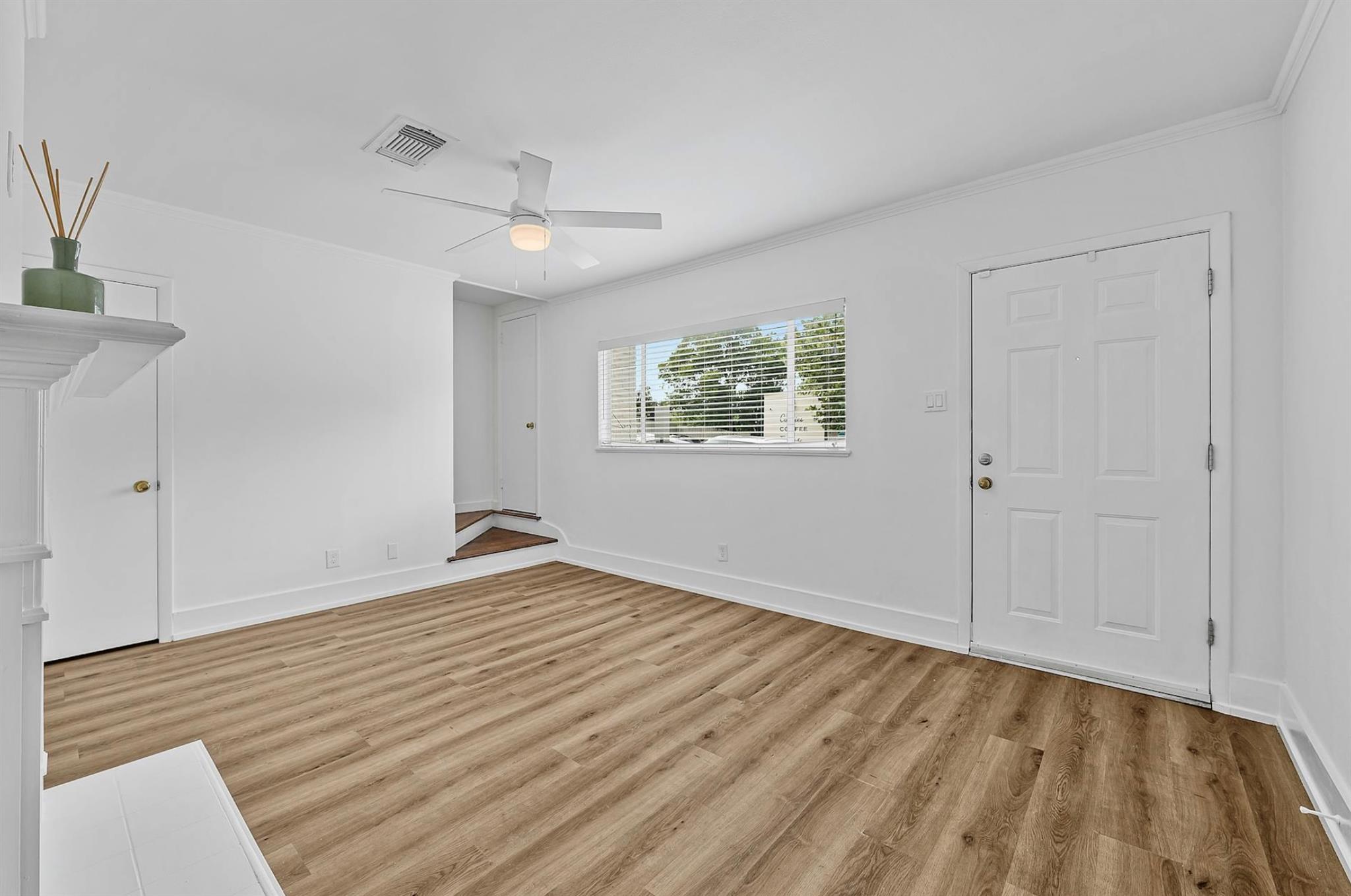 2401 Winsted Ln #9 Property Photo 3
