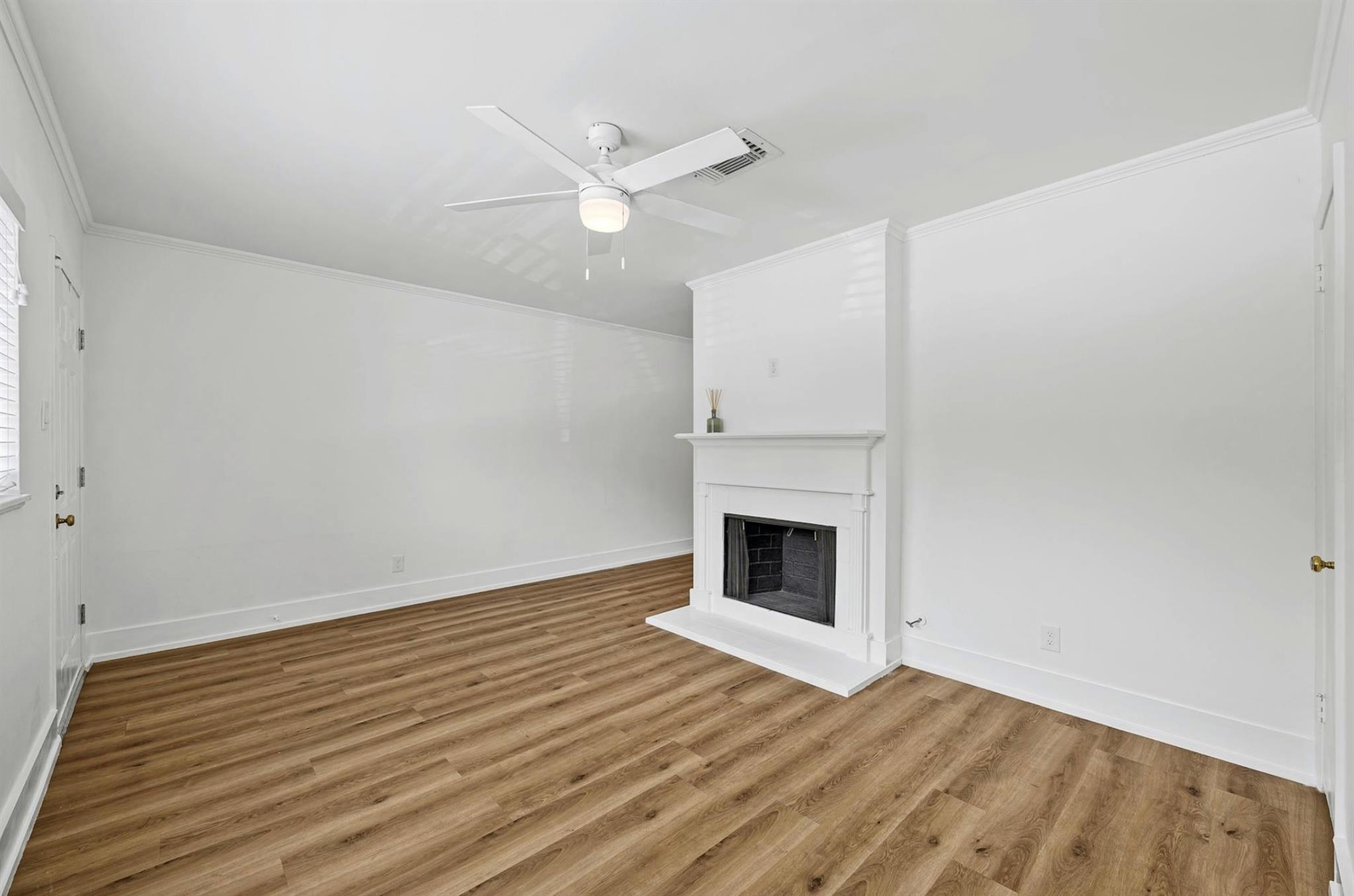 2401 Winsted Ln #9 Property Photo 5