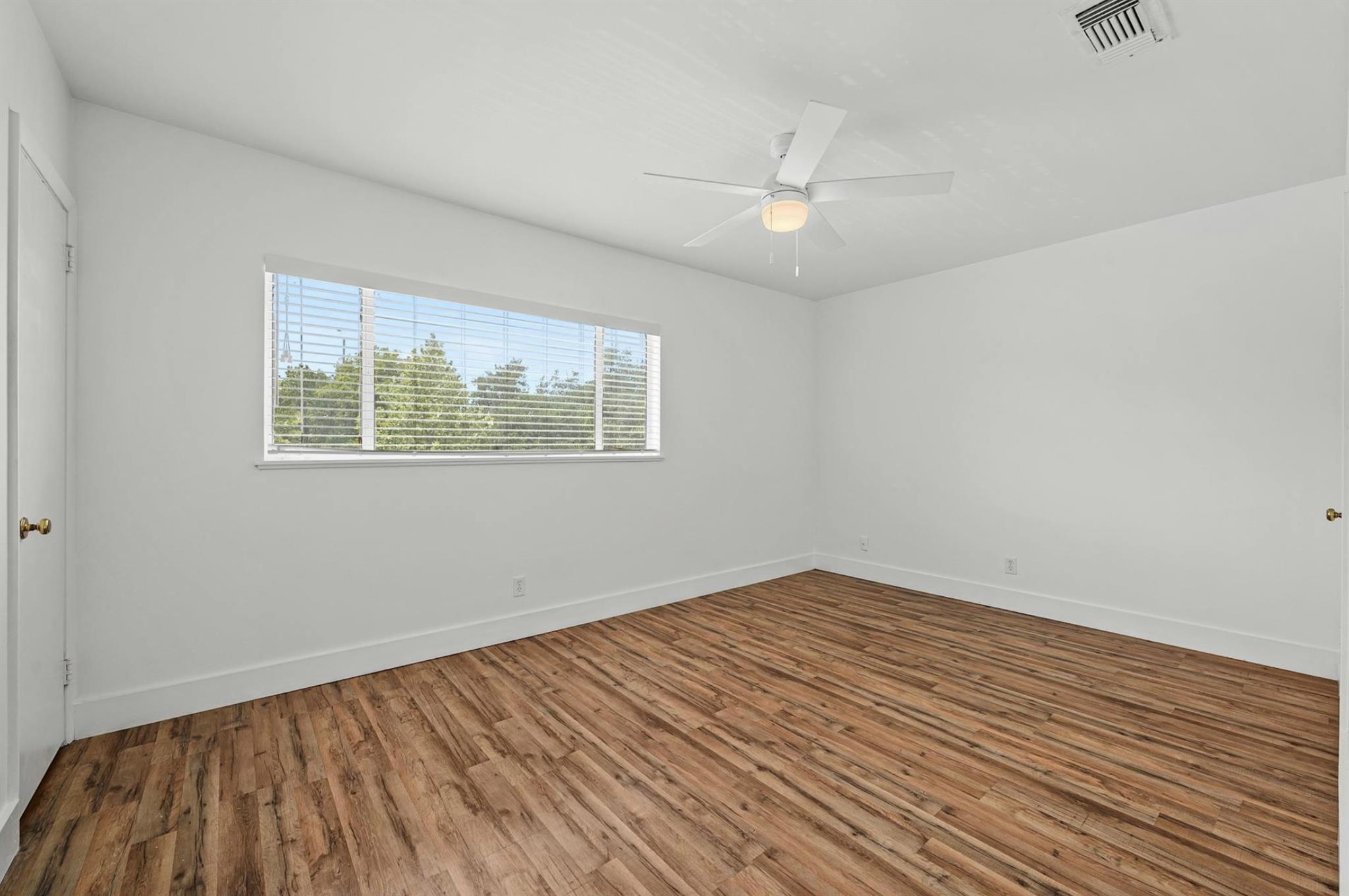 2401 Winsted Ln #9 Property Photo 13