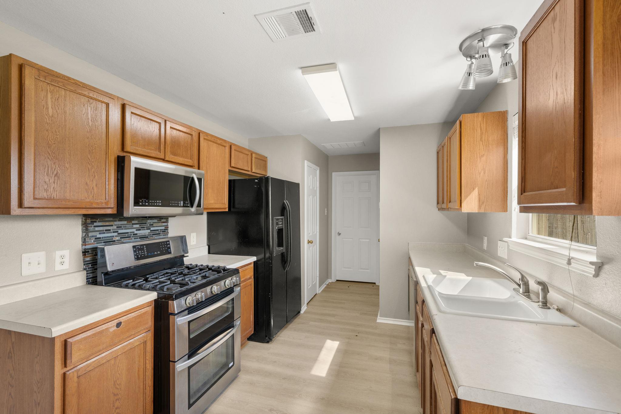 2700 Breezy Point Cv Property Photo 14