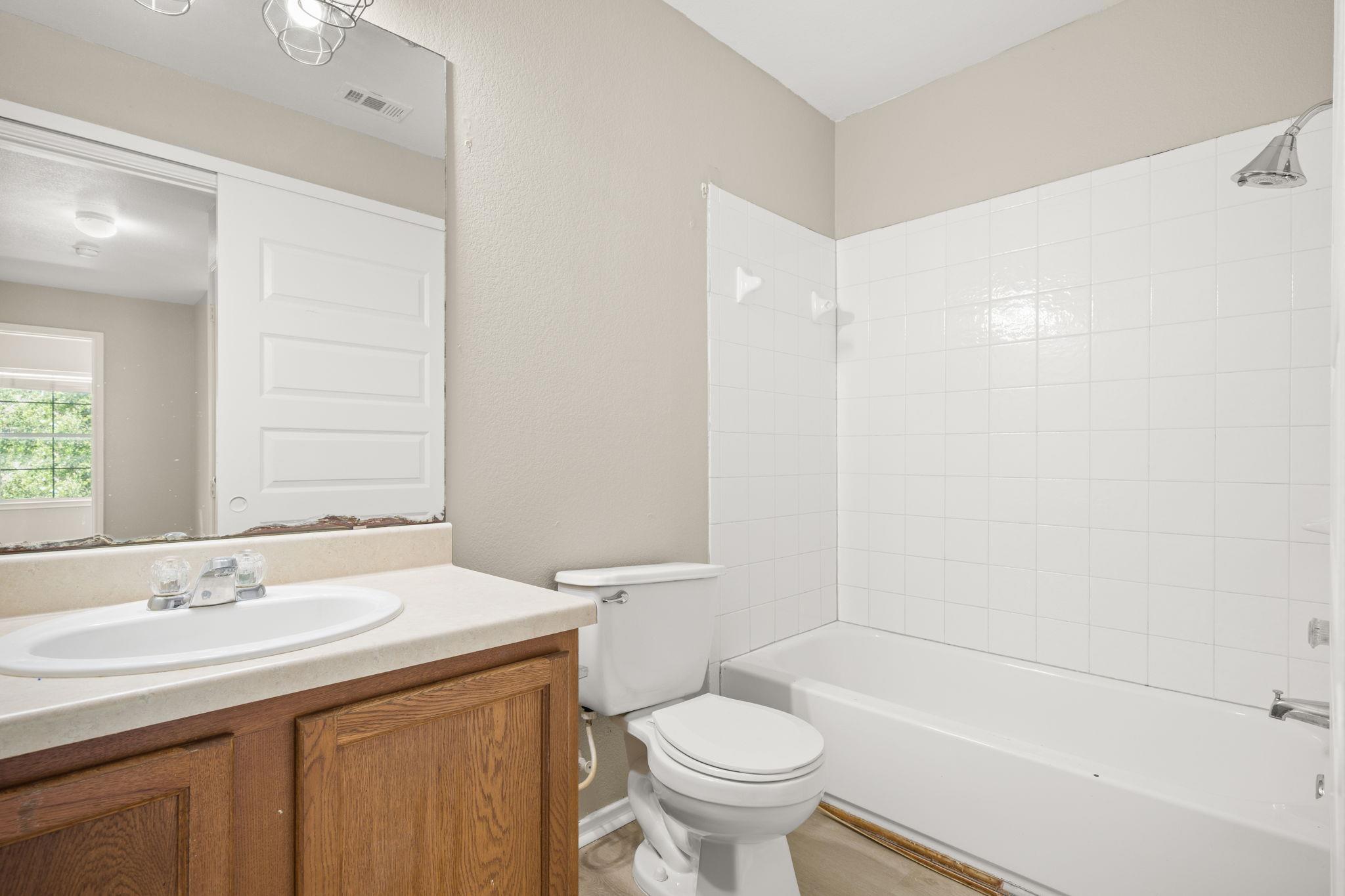 2700 Breezy Point Cv Property Photo 28