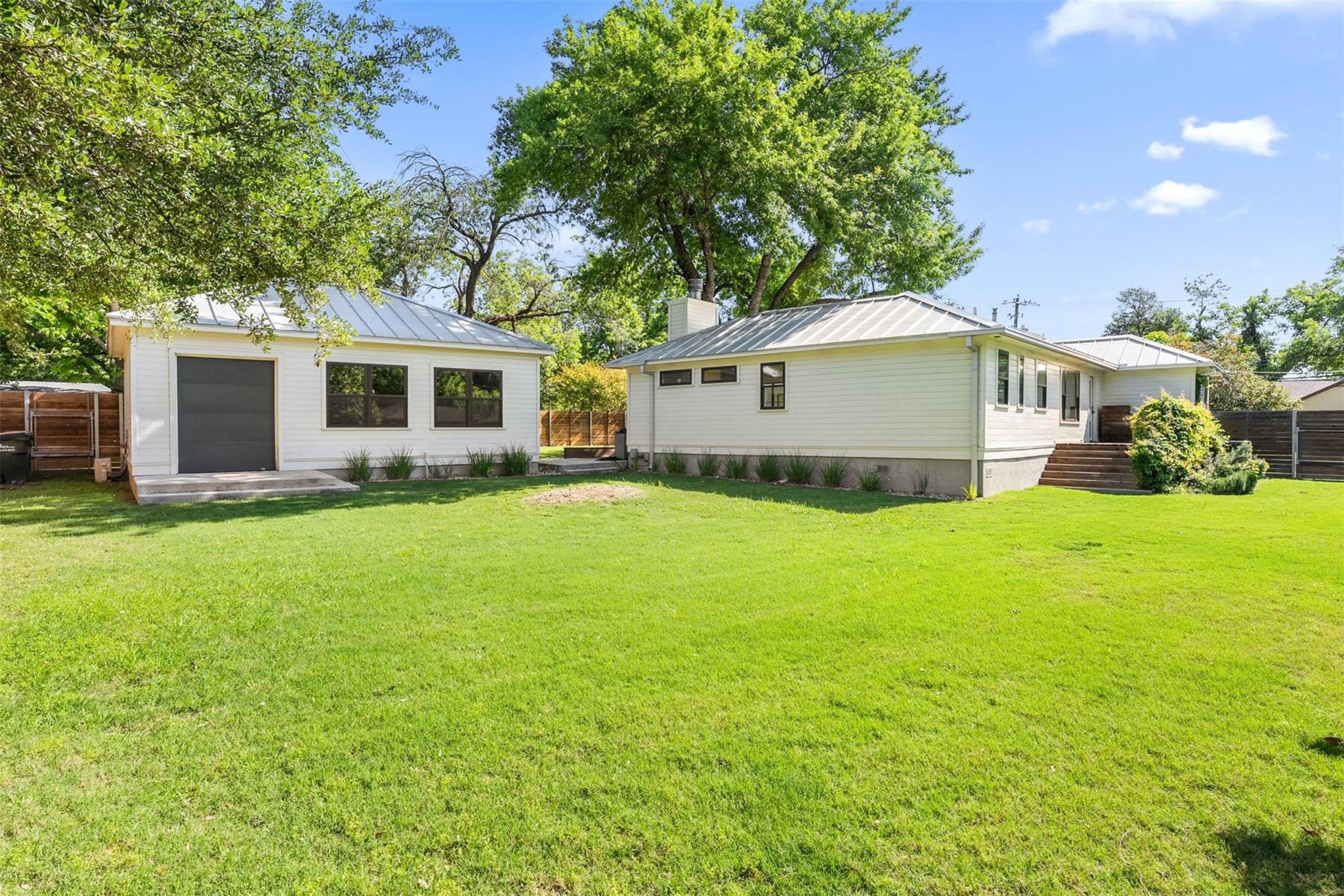 1402 Hutto Rd Property Photo 30