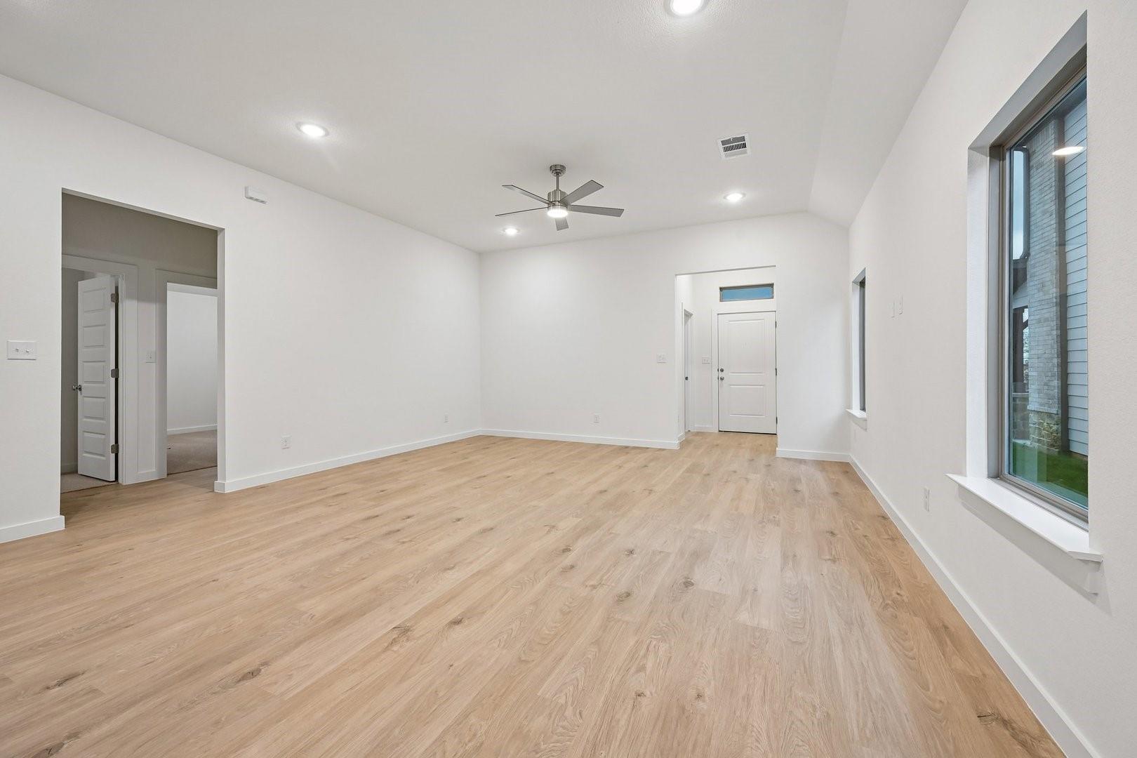 200 Melrose St Property Photo 5