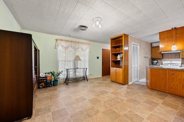 713 W Mary Jane Dr Property Photo 8