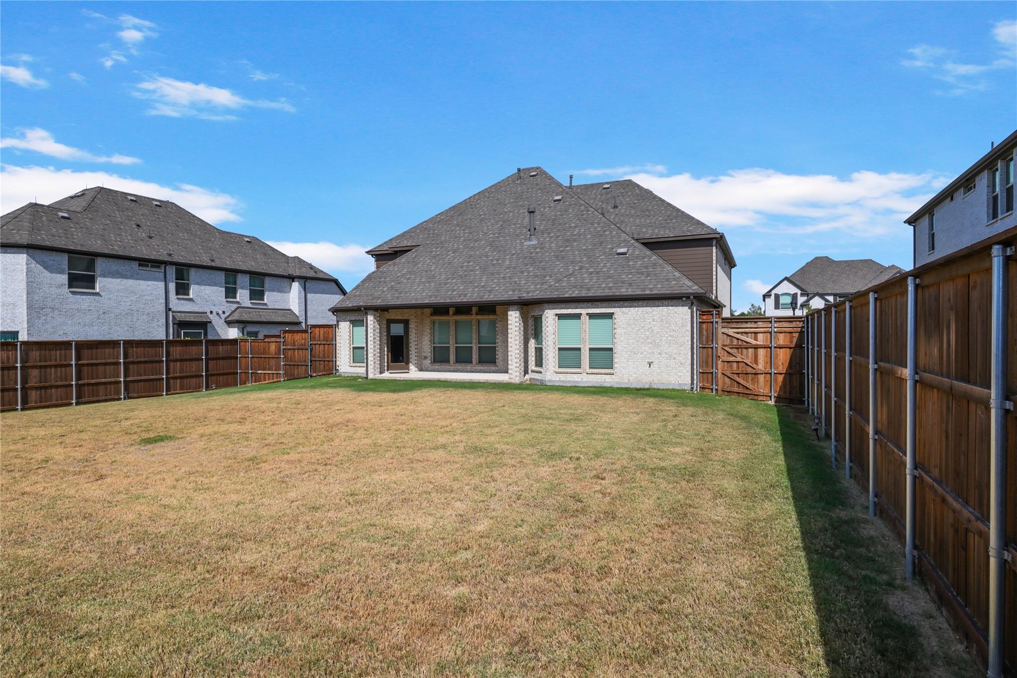 1611 Mcmaster Ln Property Photo 35