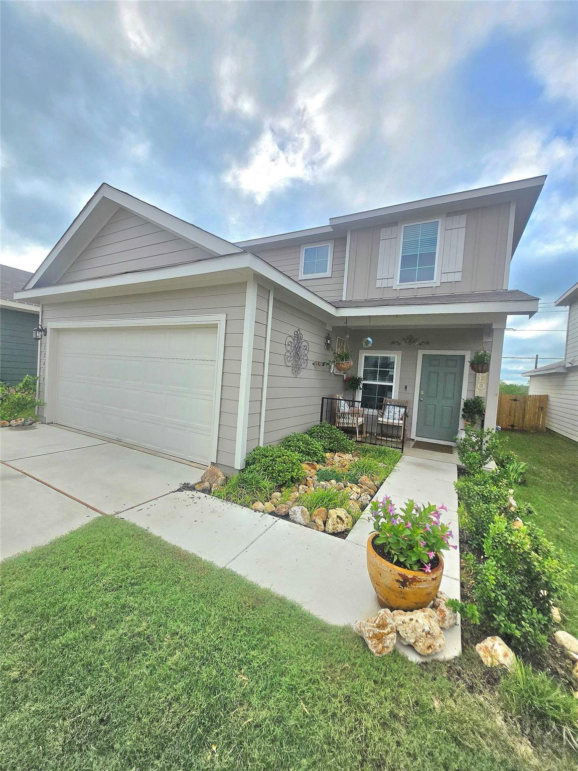 12419 Silversmith Ln Property Photo 2