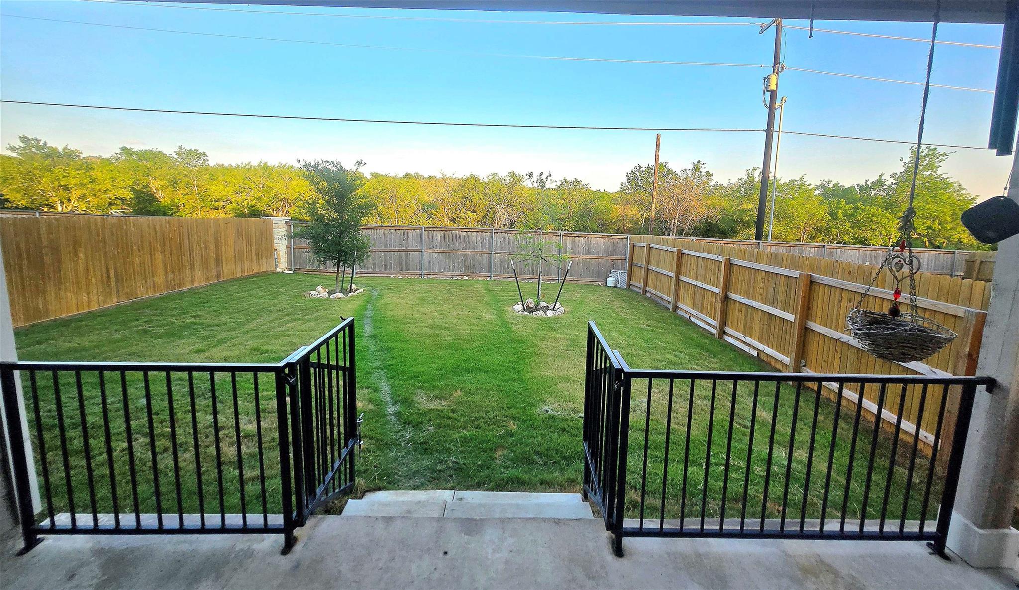 12419 Silversmith Ln Property Photo 4