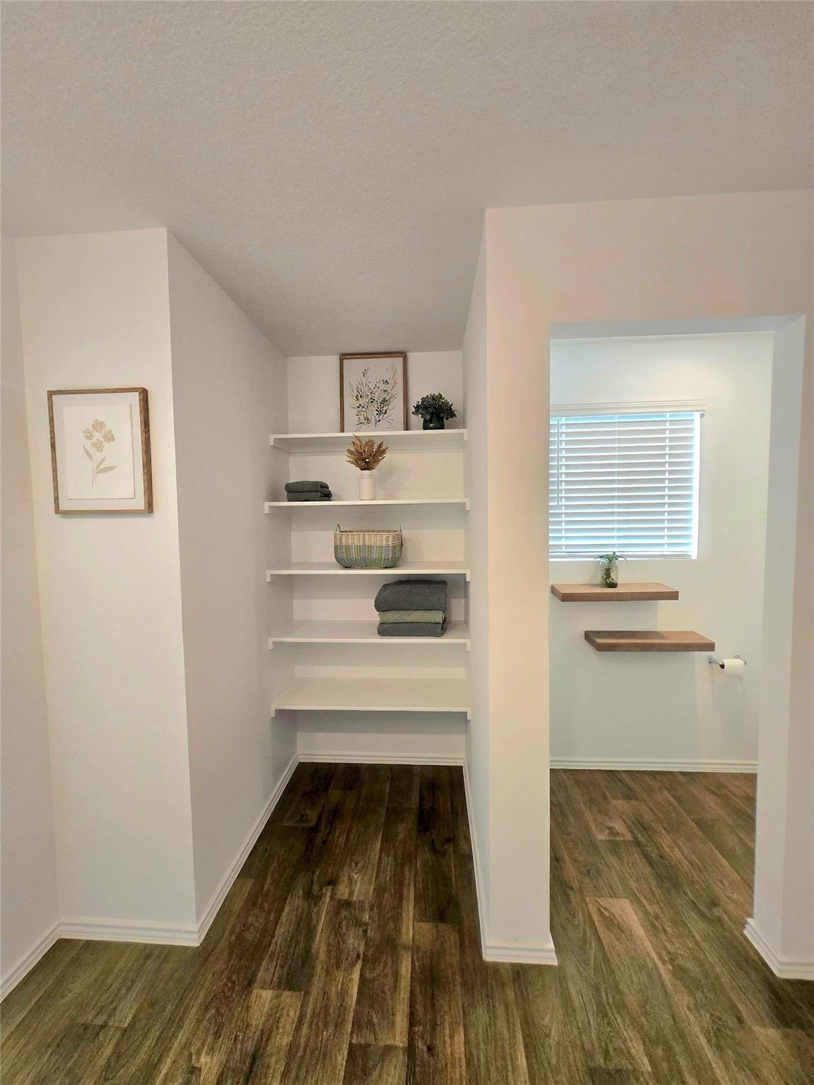 12419 Silversmith Ln Property Photo 14
