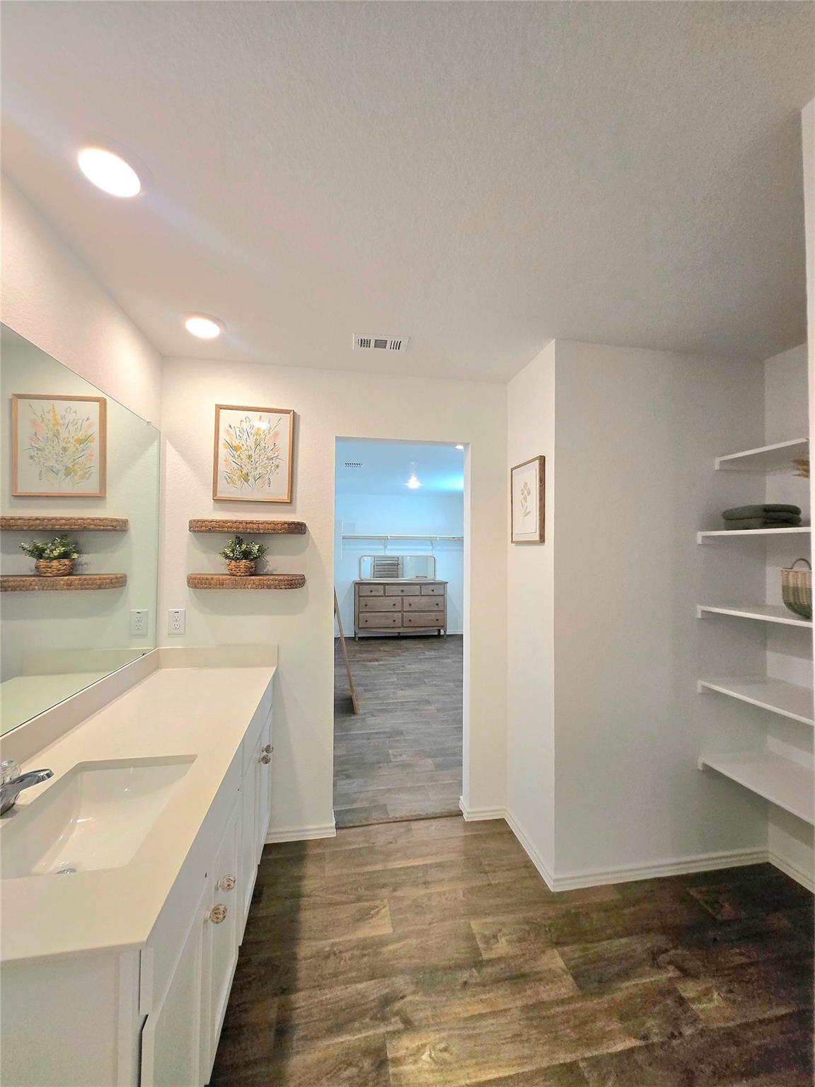 12419 Silversmith Ln Property Photo 15