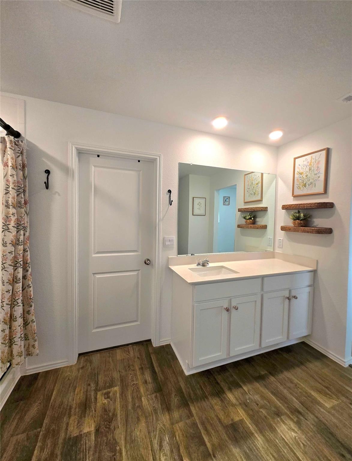 12419 Silversmith Ln Property Photo 16