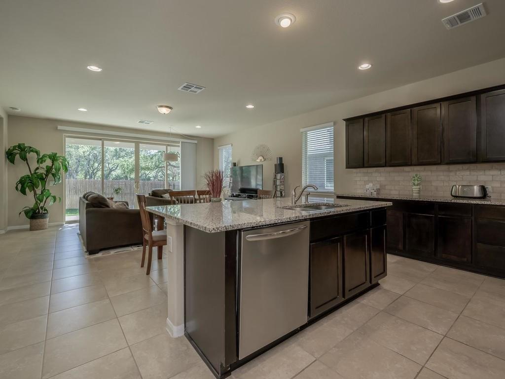 2508 Merton Dr Property Photo 3