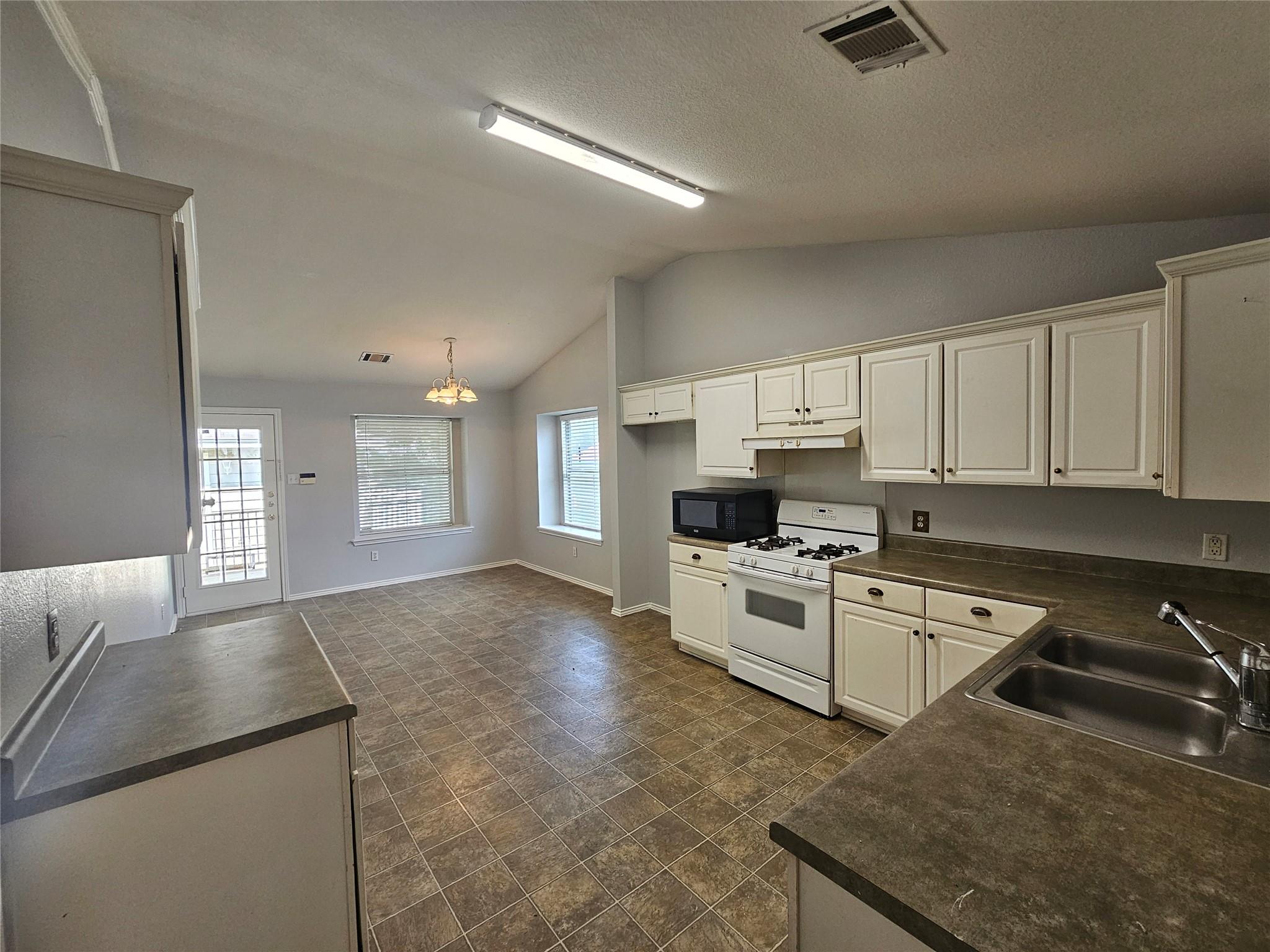 4211 Mather None Property Photo 9