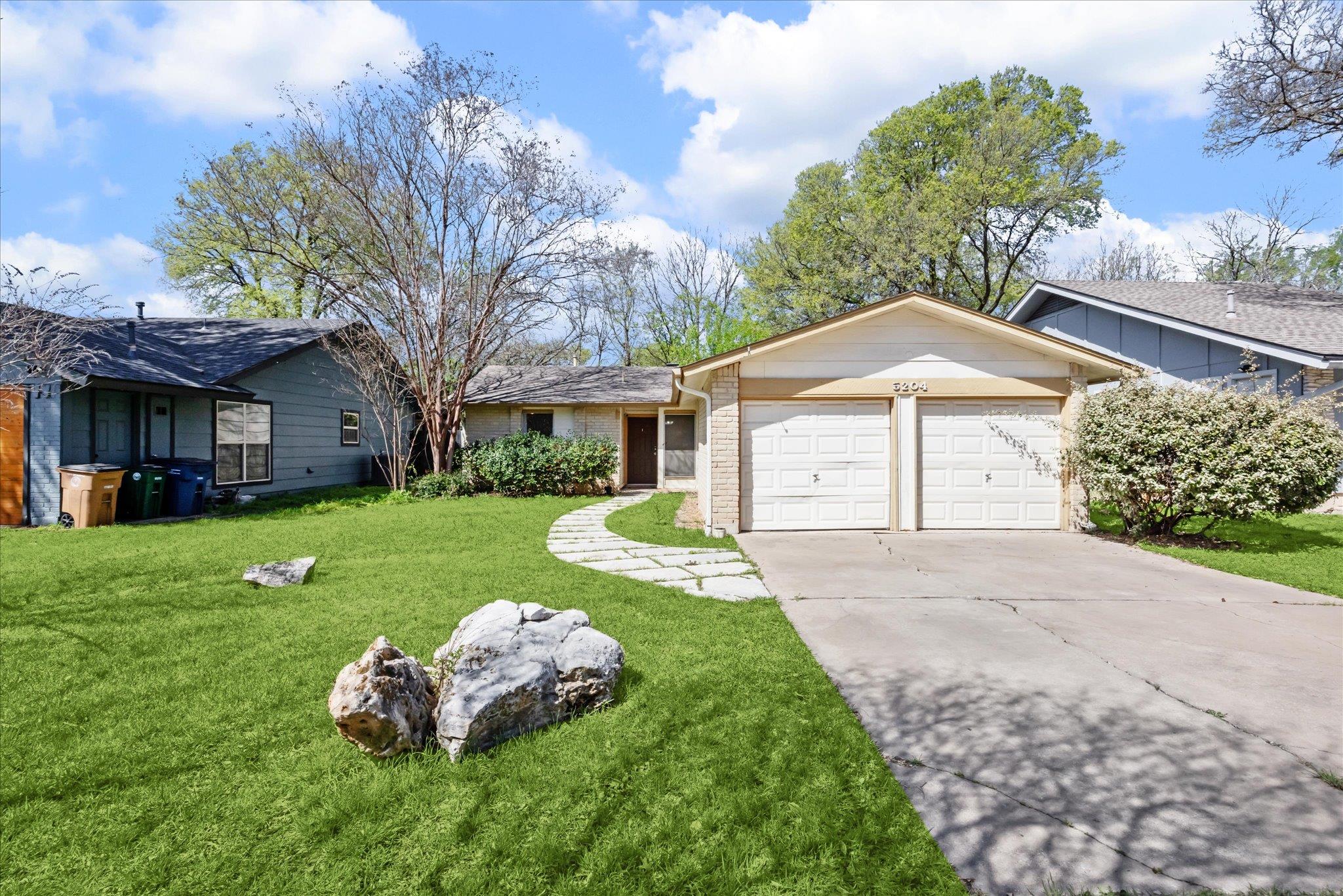 5204 Hedgewood Dr Property Photo