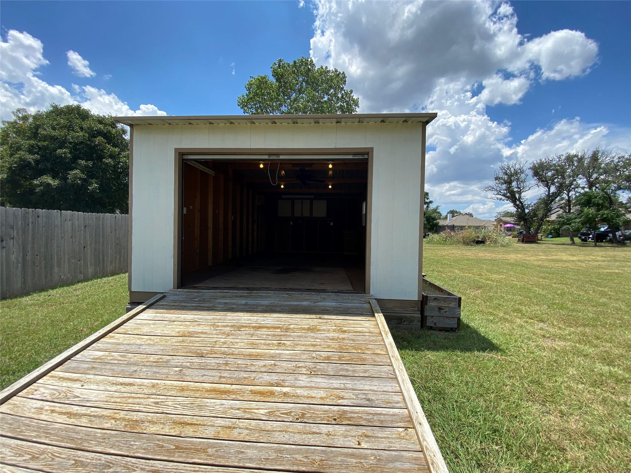 170 County Road 4709 Property Photo 21