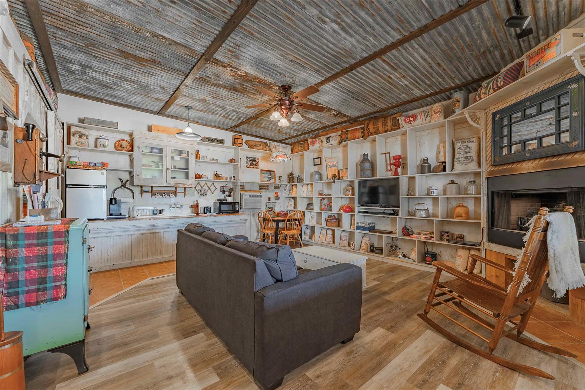 160 Glad Heart Trl Property Photo 17