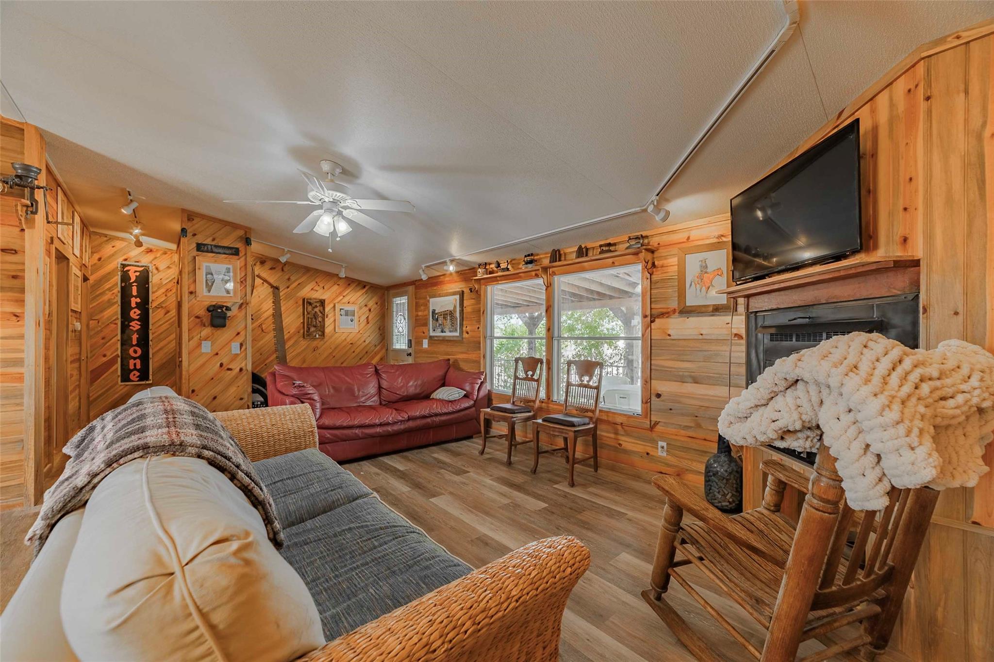 160 Glad Heart Trl Property Photo 23