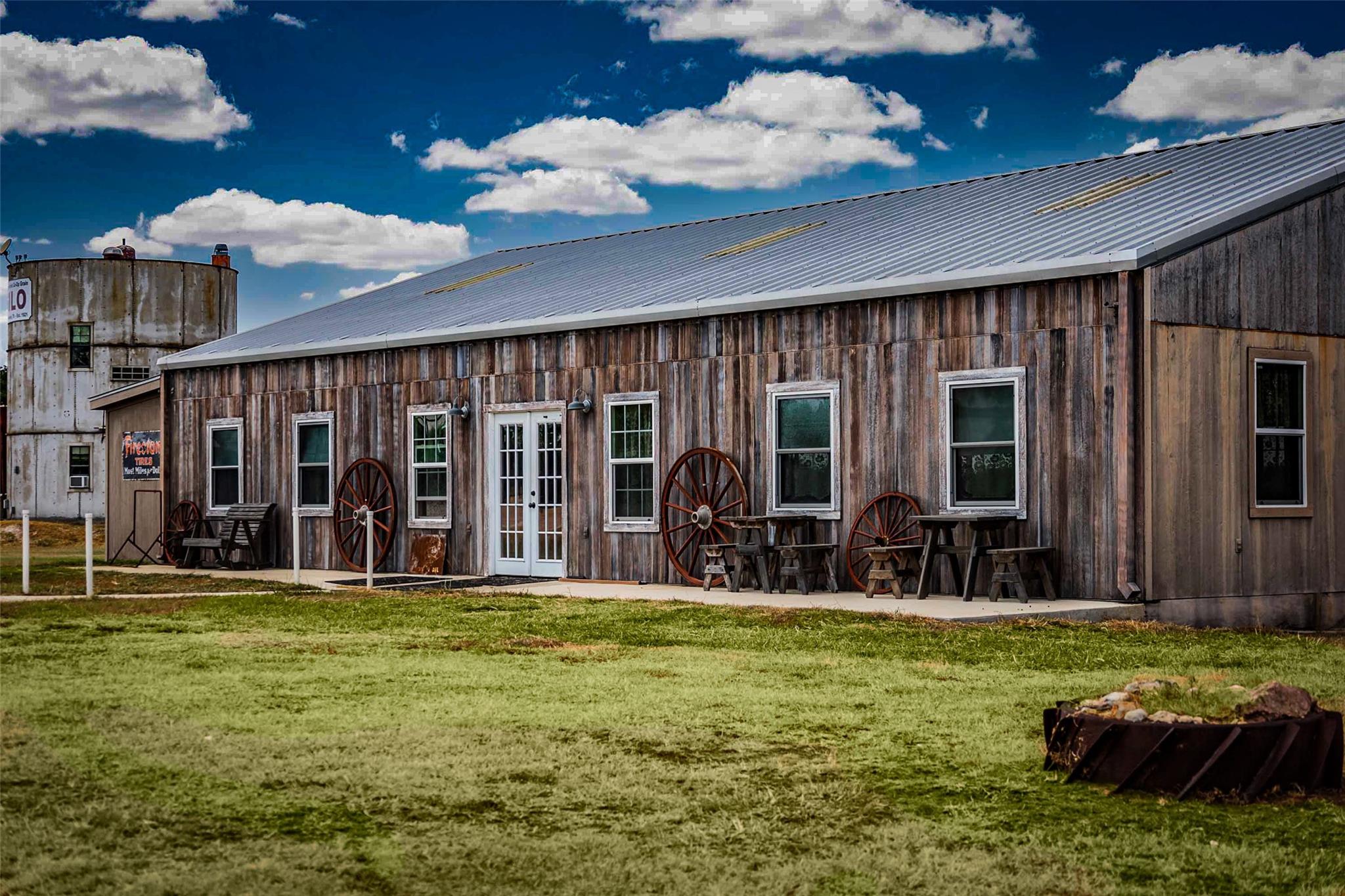 160 Glad Heart Trl Property Photo 33