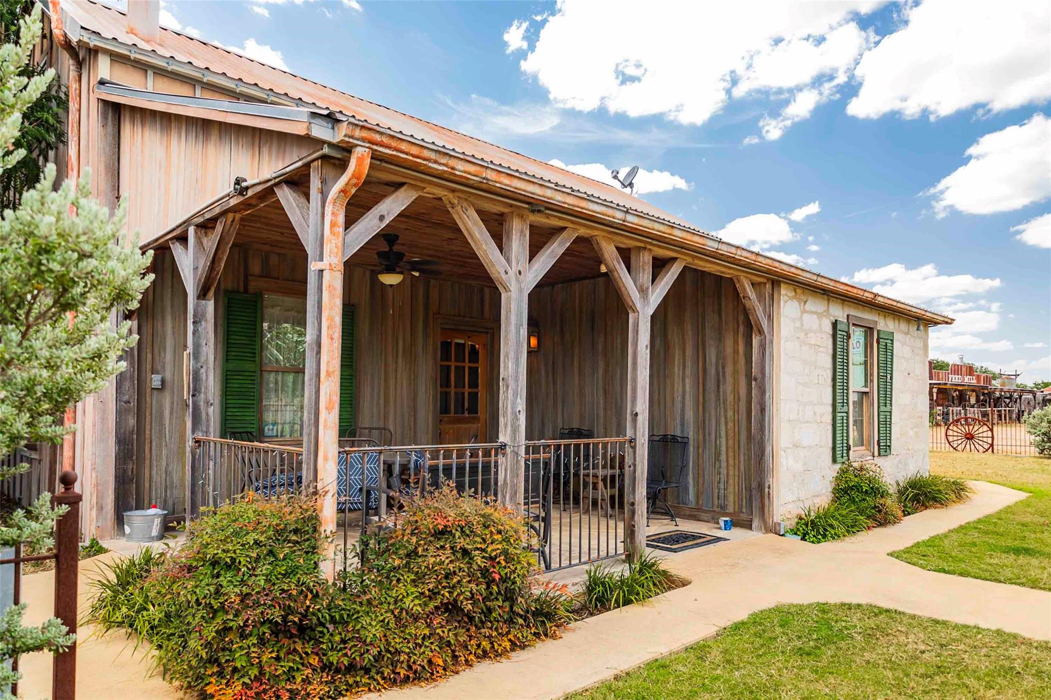 160 Glad Heart Trl Property Photo 38