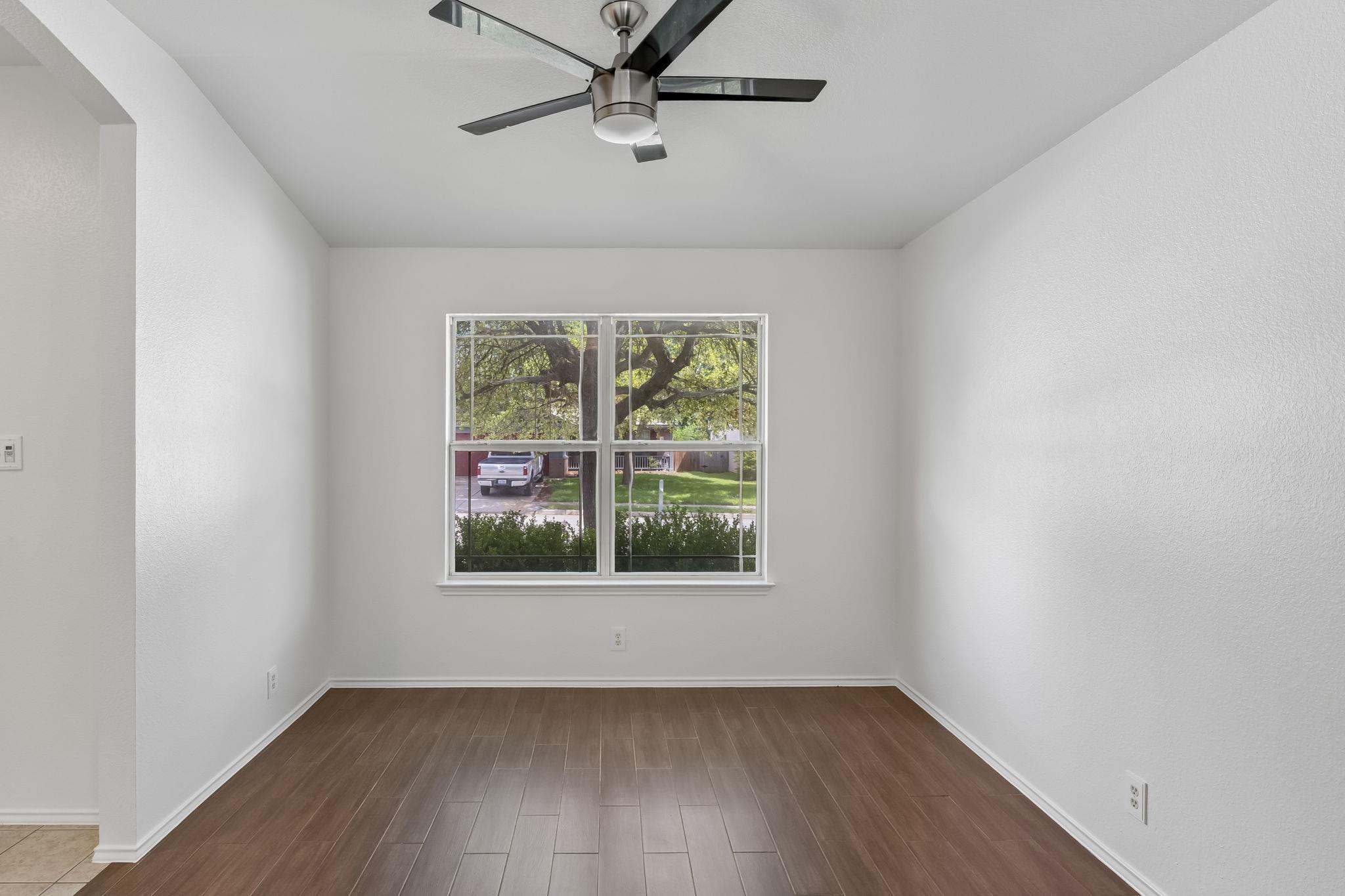 4010 Louise Lee Dr Property Photo 5
