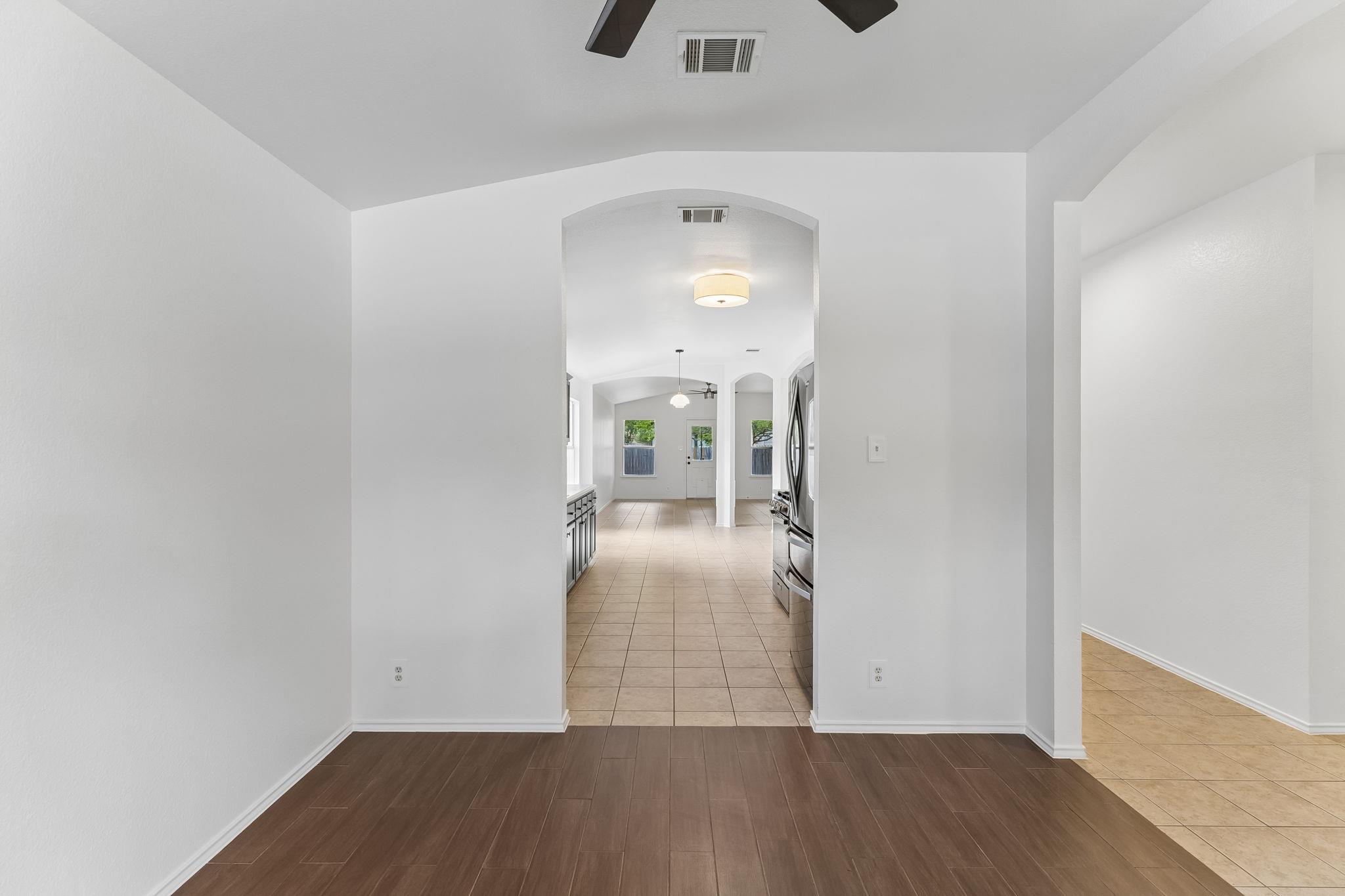 4010 Louise Lee Dr Property Photo 6