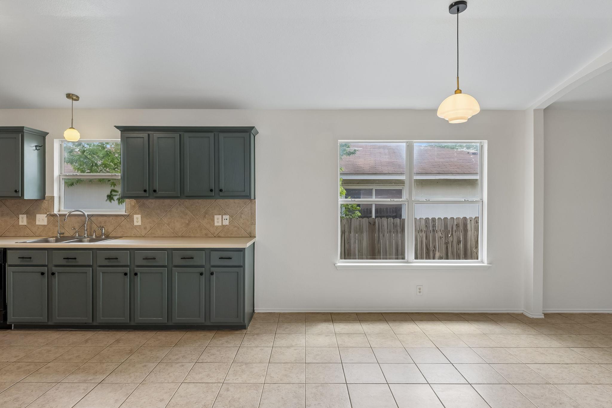 4010 Louise Lee Dr Property Photo 11