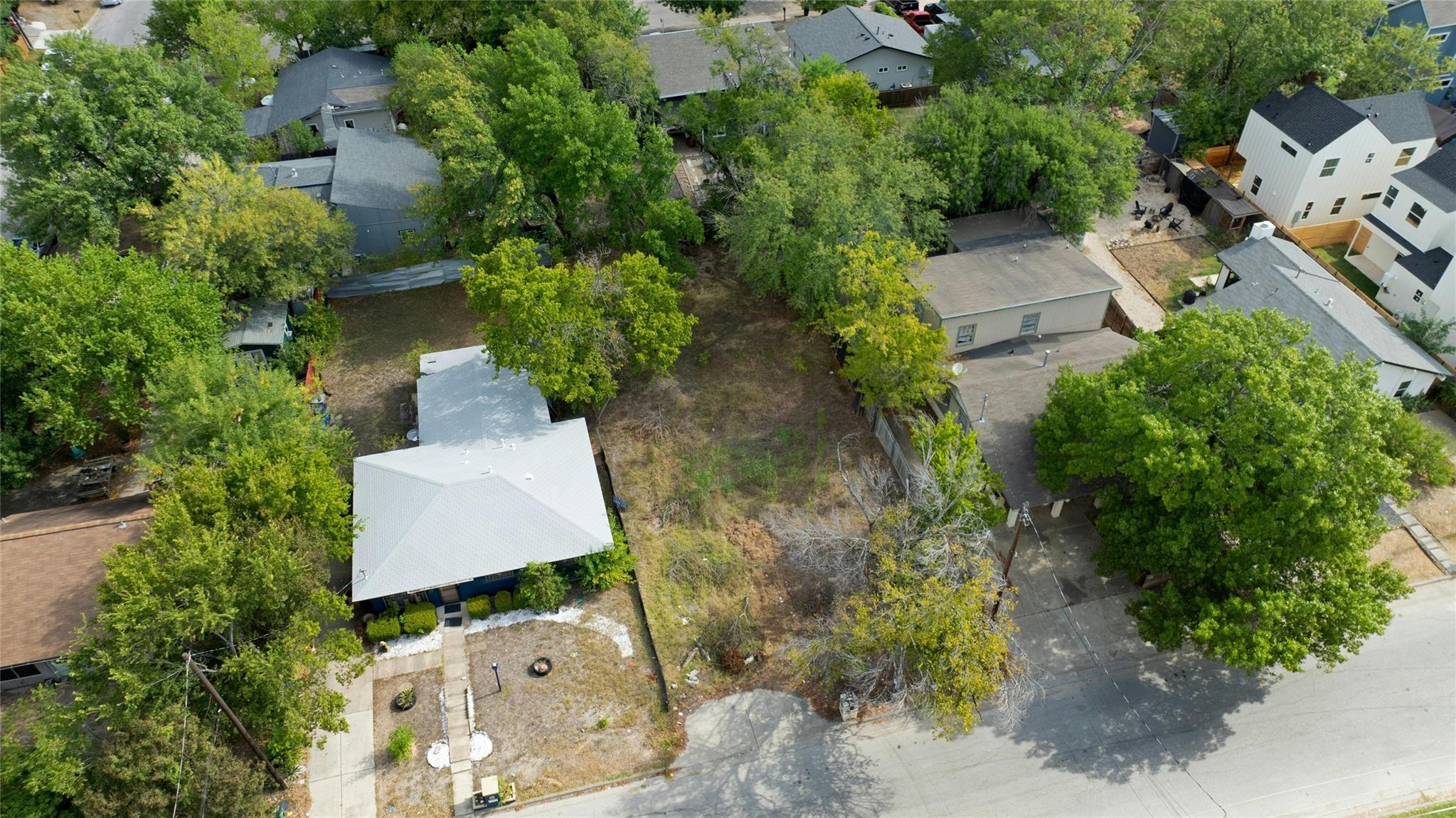 6804 Montana St Property Photo 3