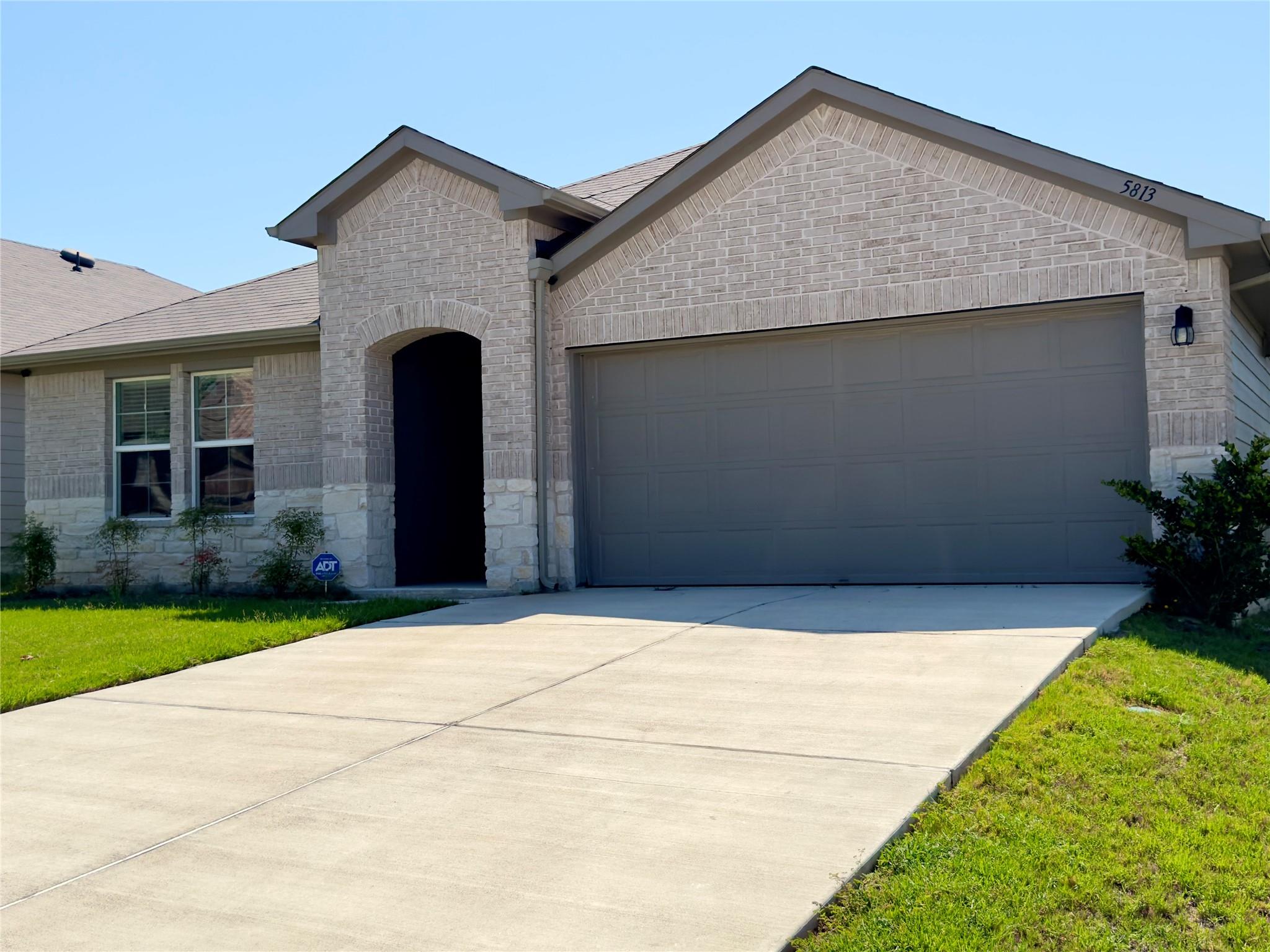 5813 Xene Dr Property Photo 2