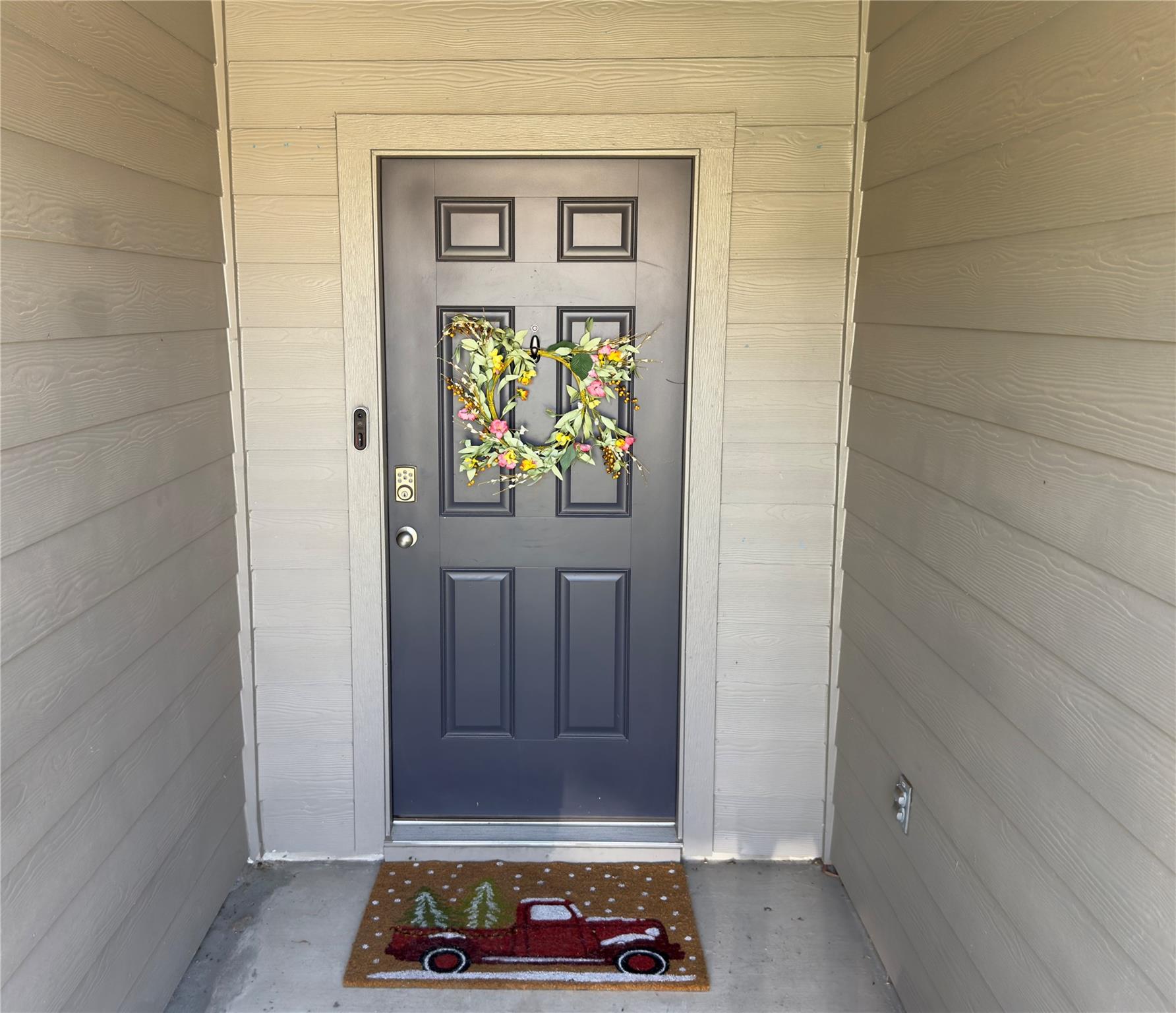 5813 Xene Dr Property Photo 3
