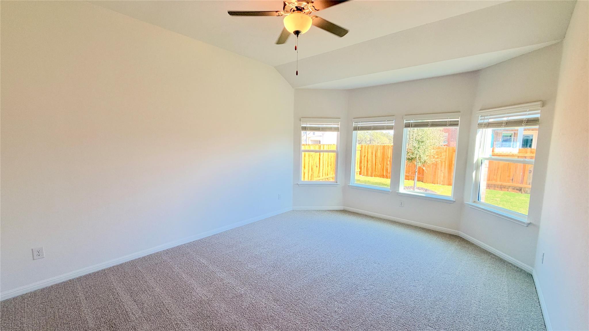 176 Leland Ave Property Photo 3
