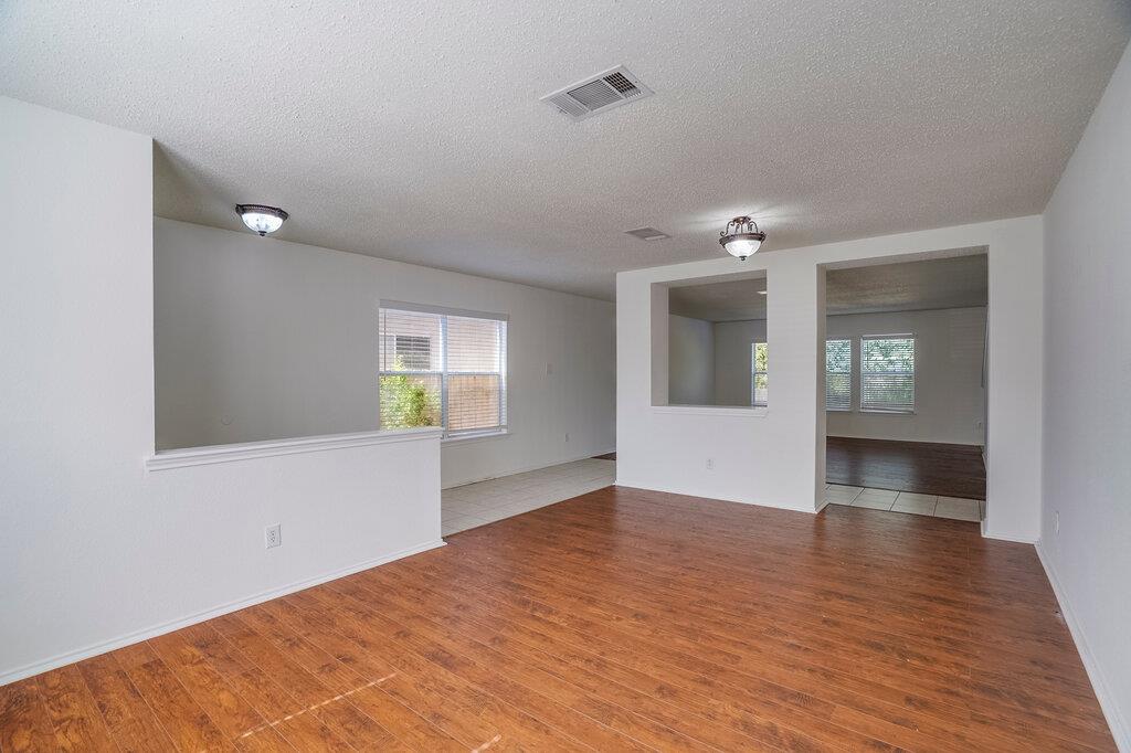 2602 Stapleford Dr Property Photo 4