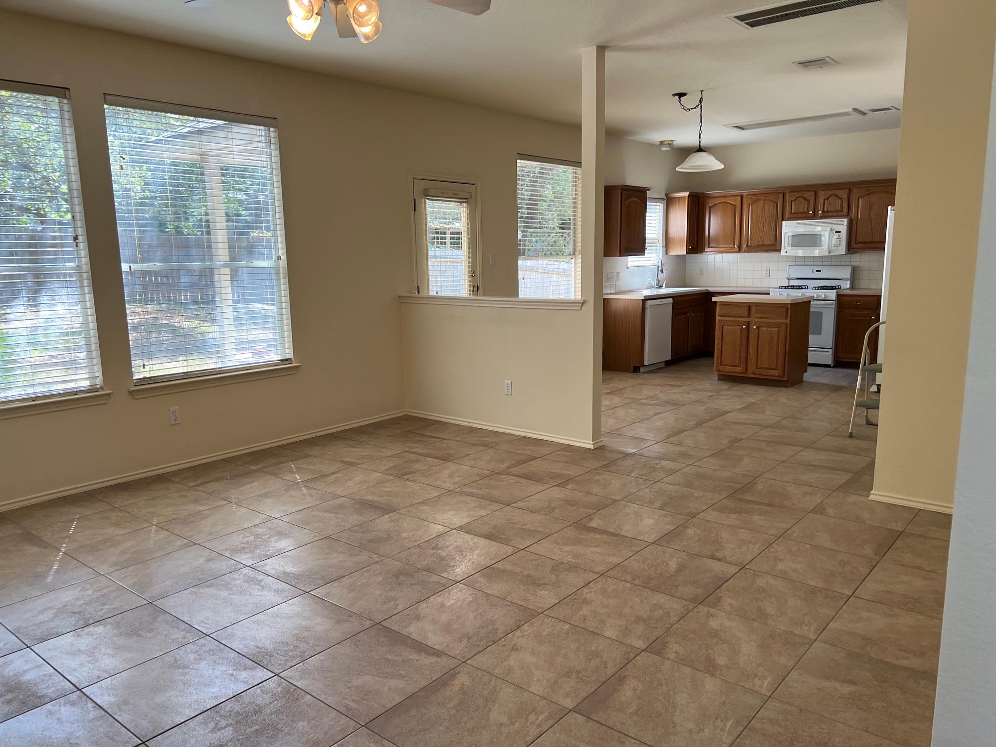 8326 Alvin High Ln Property Photo 4