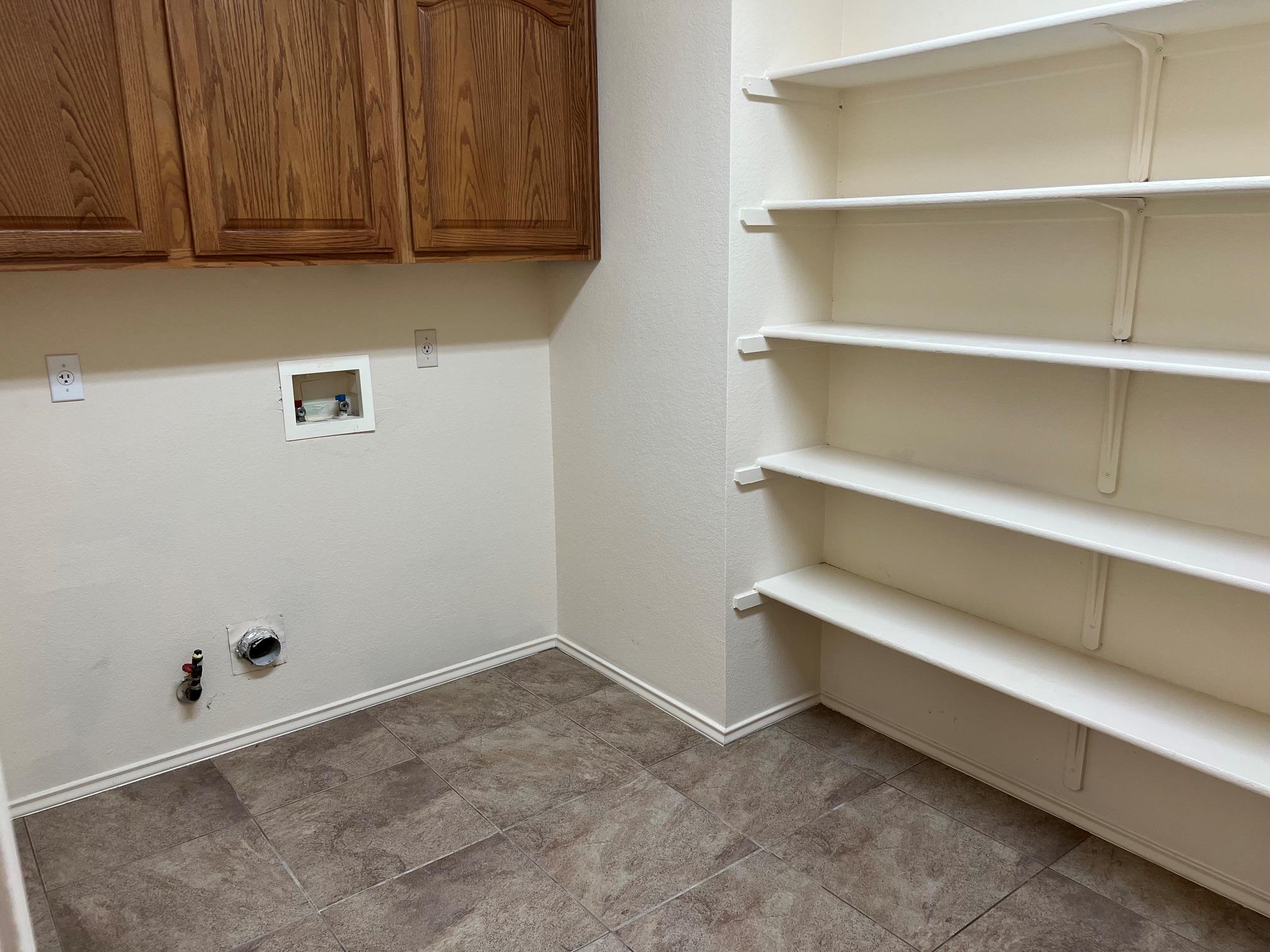 8326 Alvin High Ln Property Photo 6