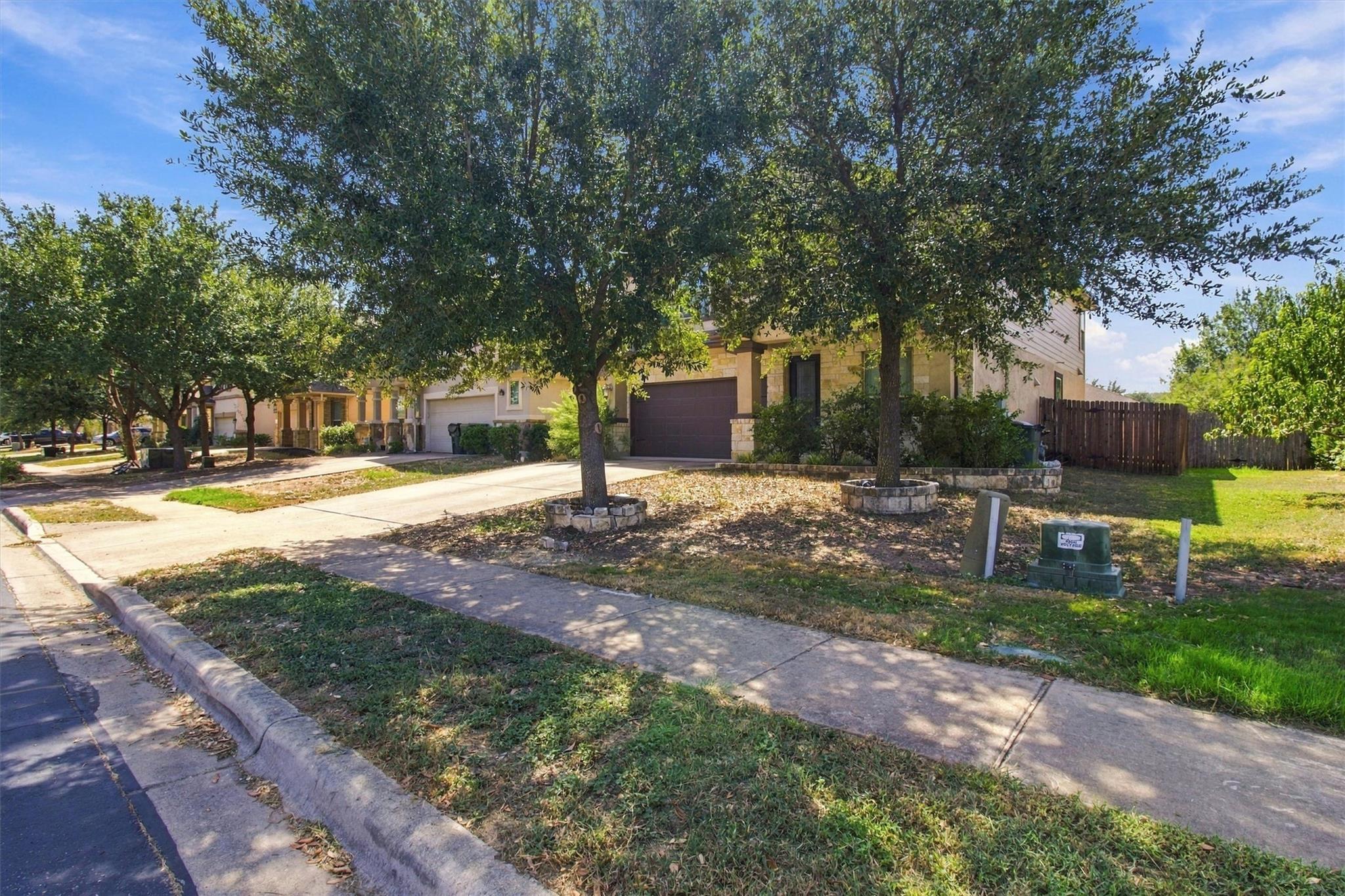 231 Fletcher Bnd Property Photo 2