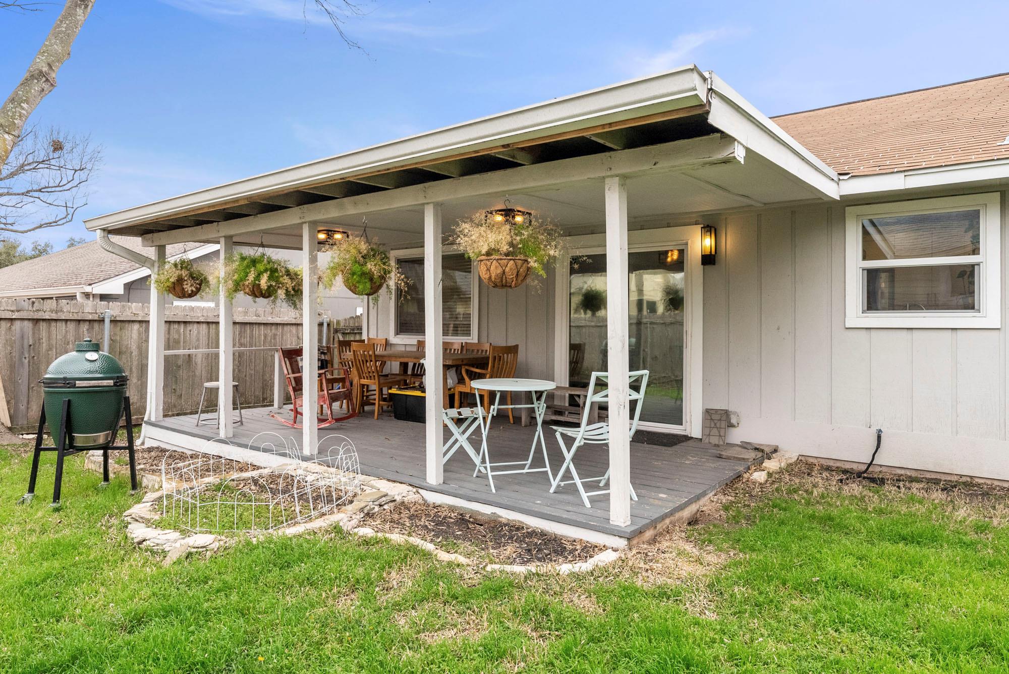 7901 Seminary Ridge Dr Property Photo 2