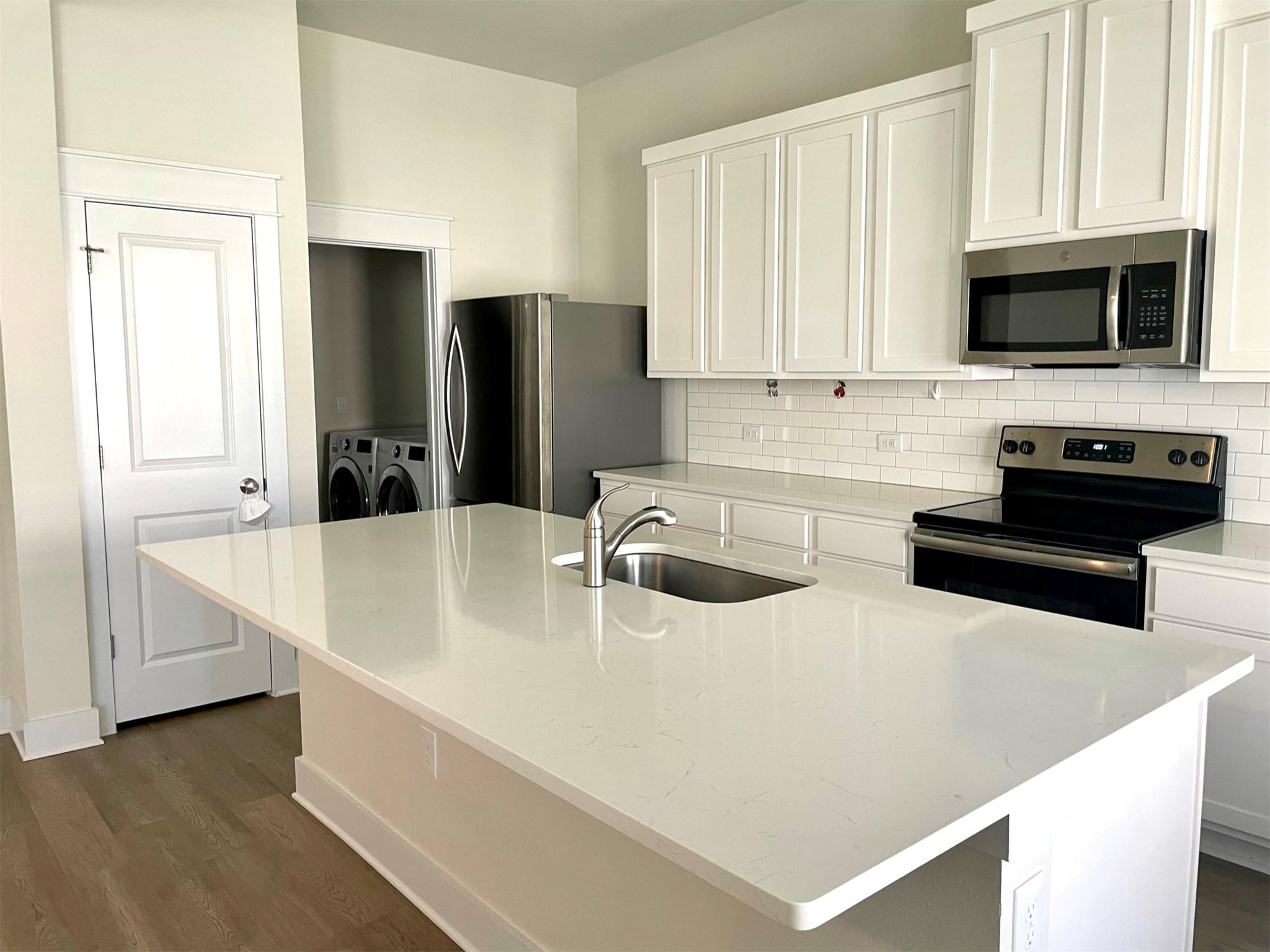 13501 Metric Blvd #34 Property Photo 3