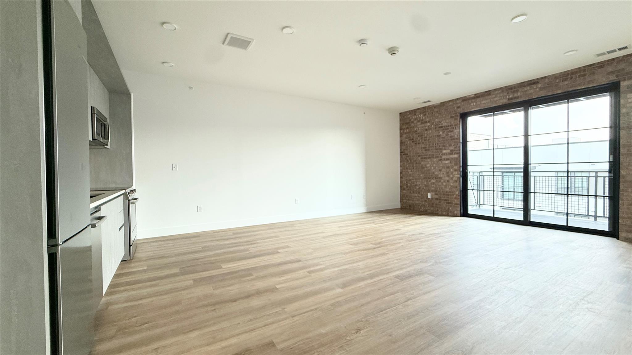 4315 S Congress Ave #515 Property Photo 2