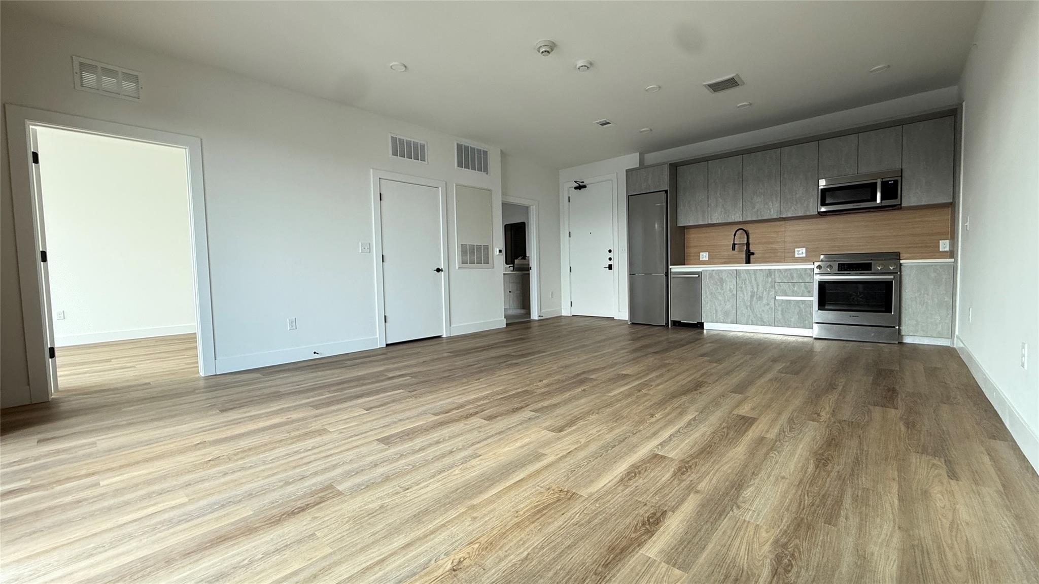 4315 S Congress Ave #515 Property Photo 17