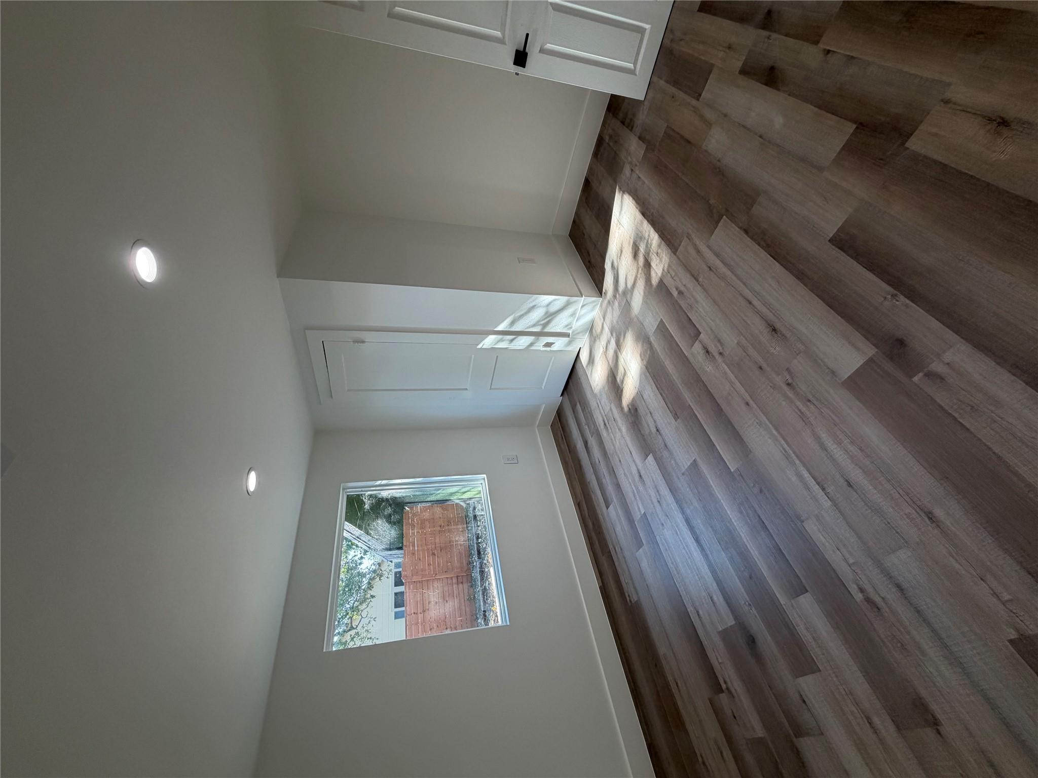 545 W Vaughan St Property Photo 12