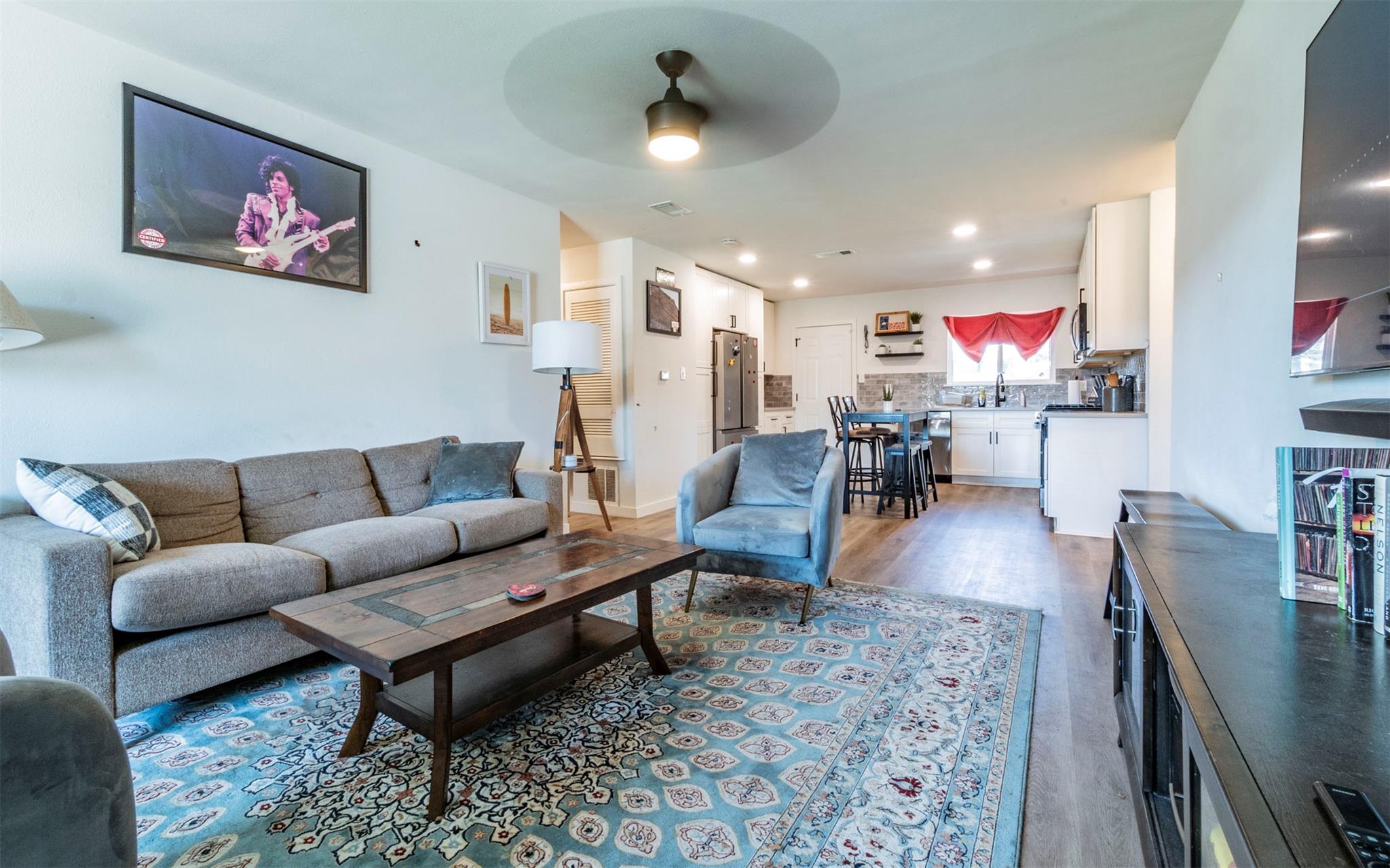 9704 Oriole Dr Property Photo 4