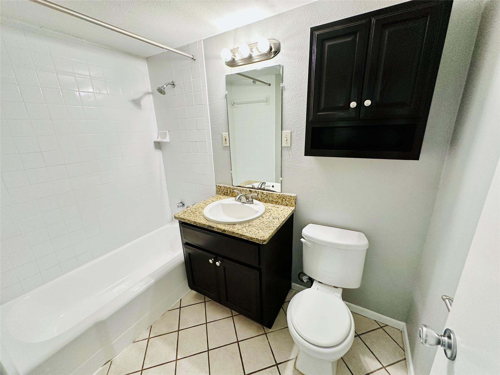 601 W 11th St #226 Property Photo 14