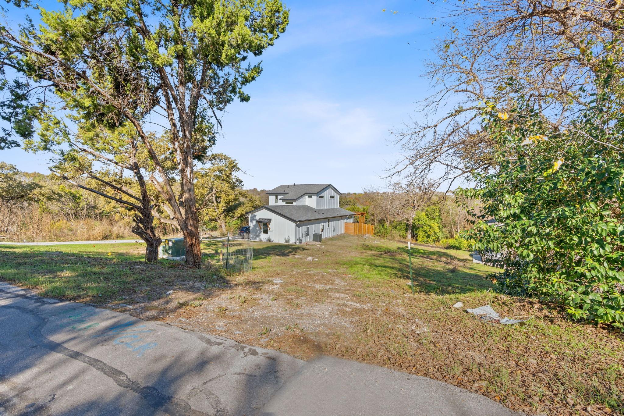 1316 E Applegate Dr Property Photo 8