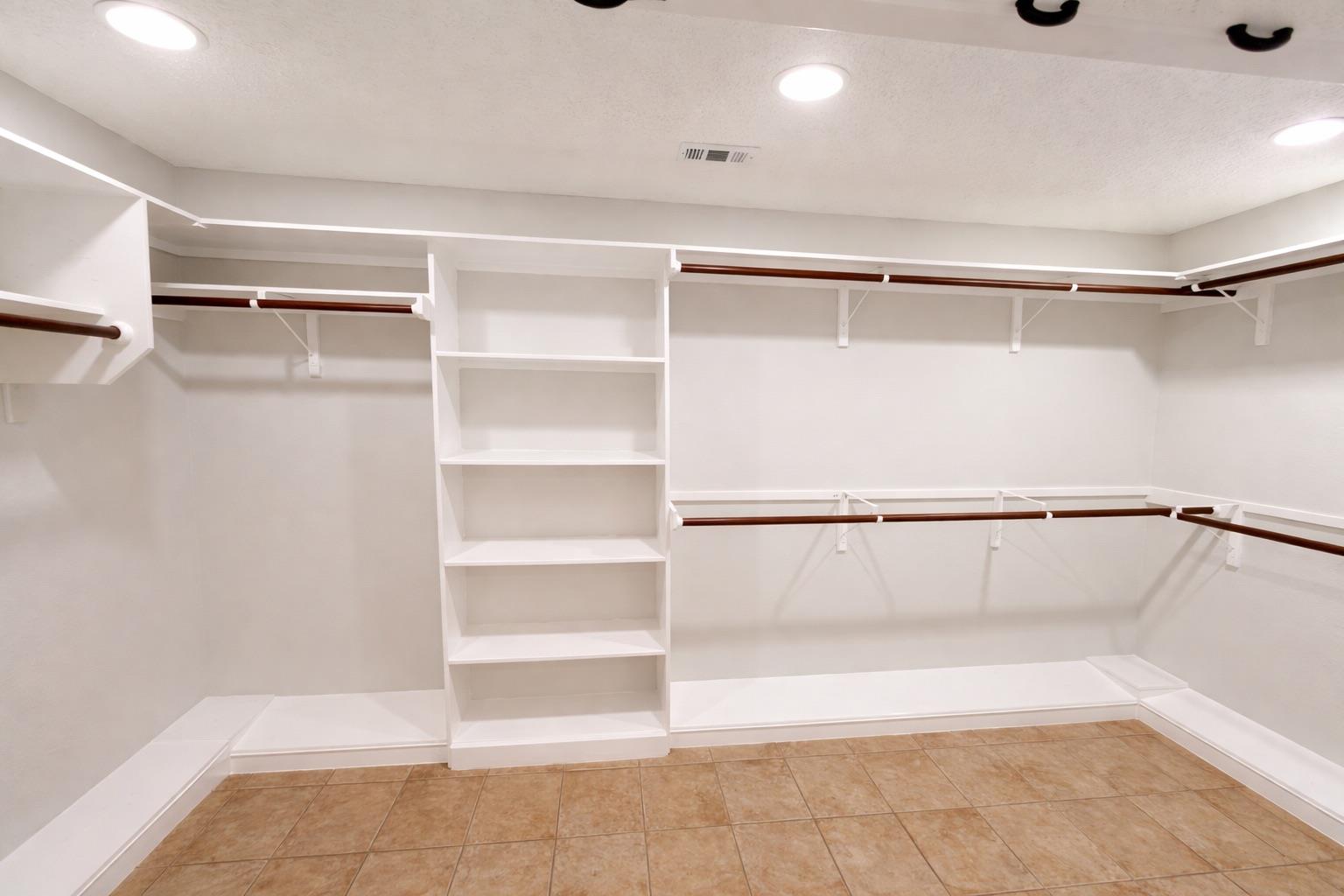 4500 Woodmoor Cir Property Photo 4