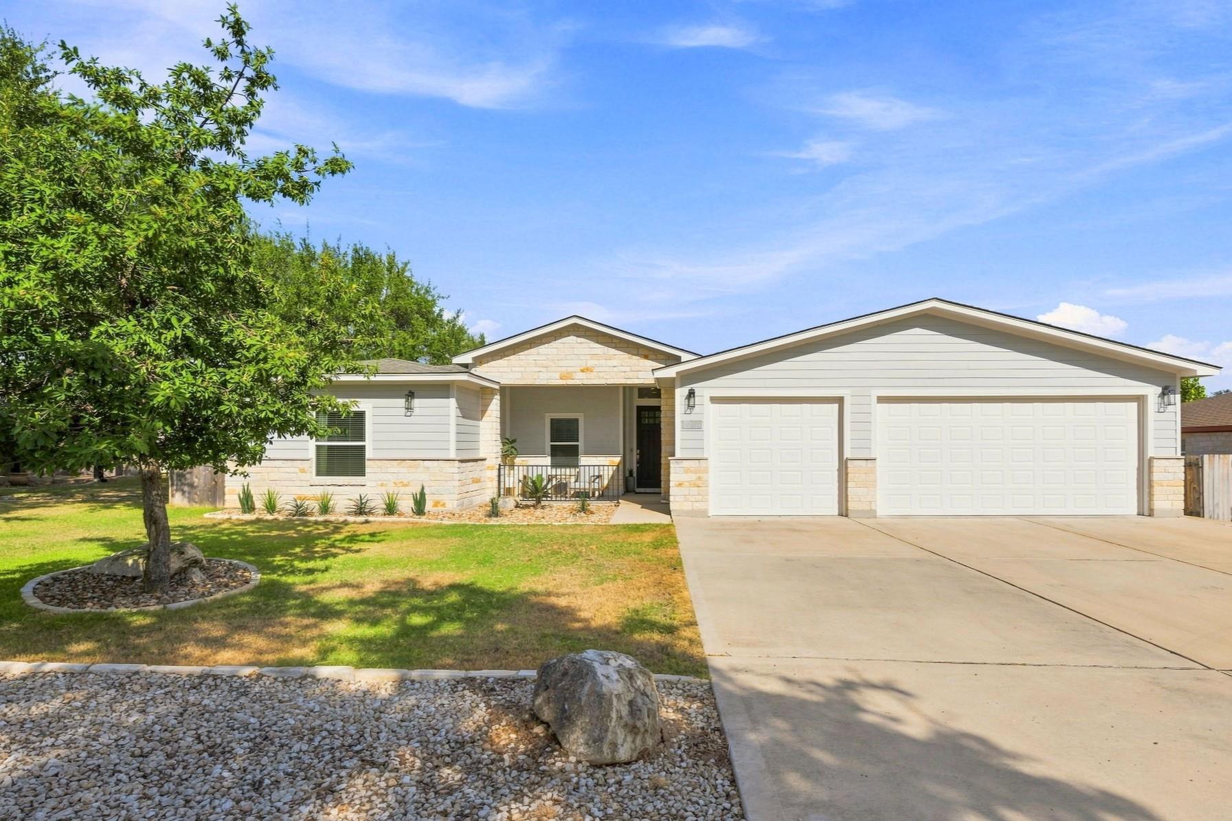 2111 American Dr Property Photo 1