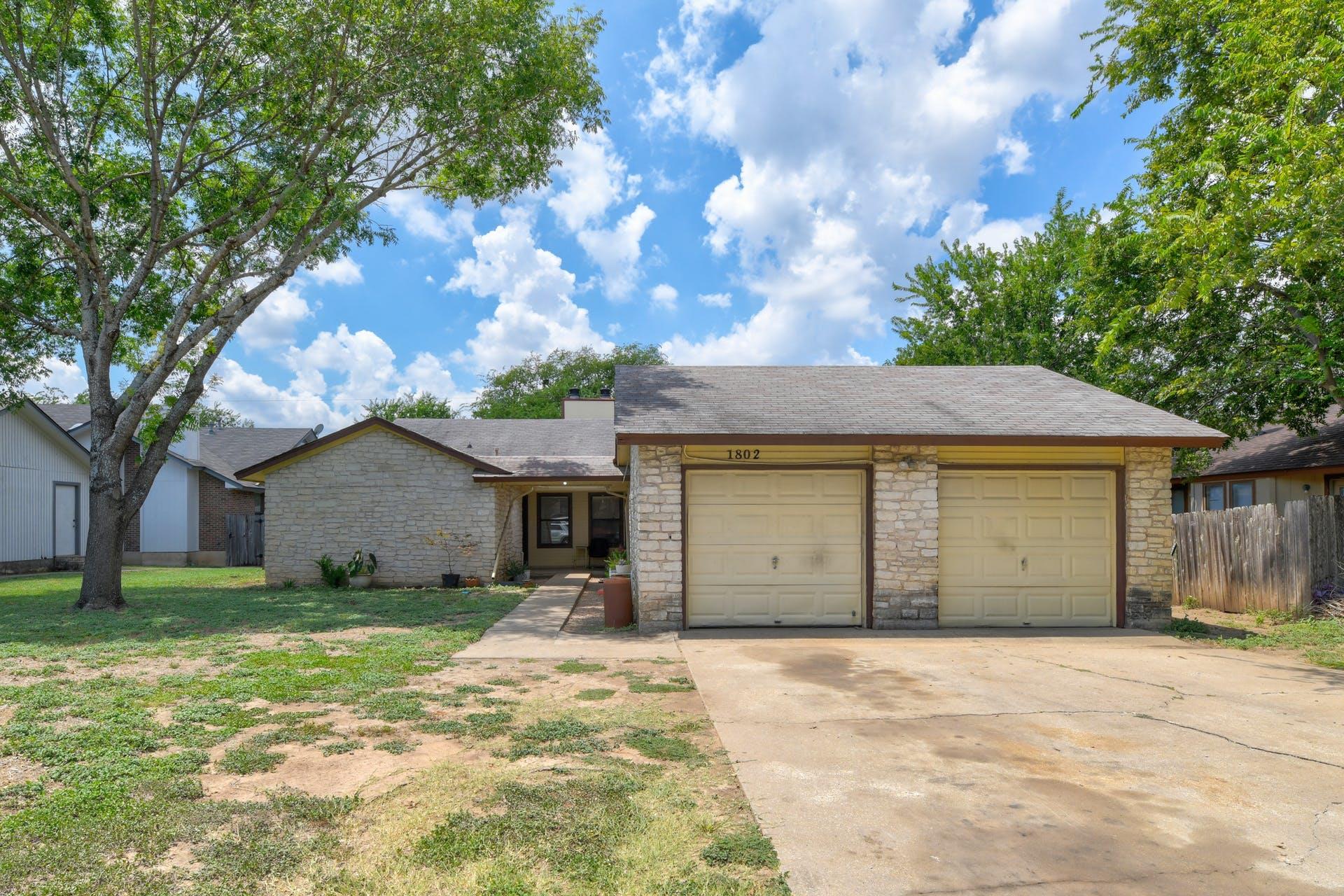 1802 Rawhide Dr #b Property Photo 1